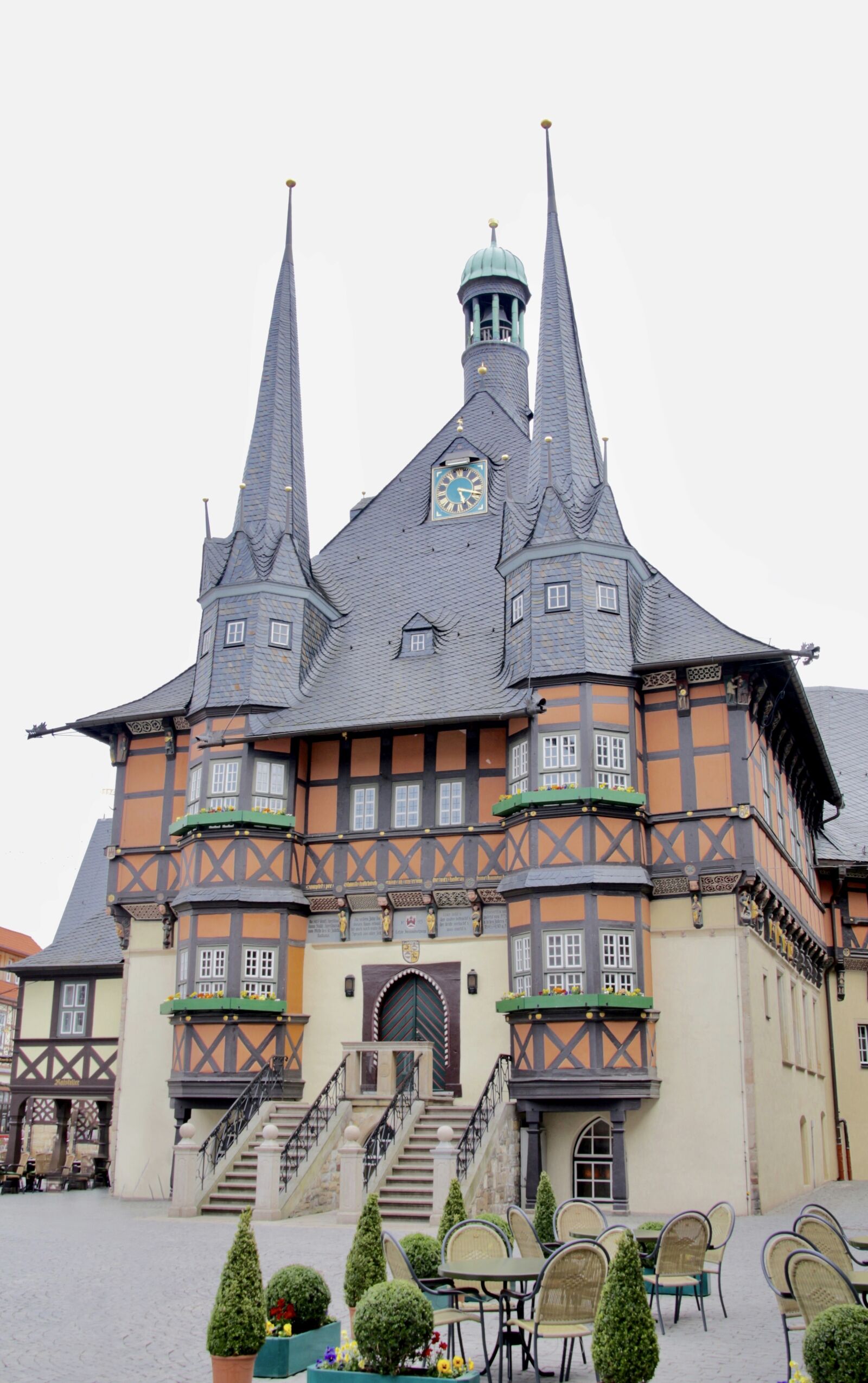 Canon EOS 700D (EOS Rebel T5i / EOS Kiss X7i) sample photo. Town hall, historically, architecture photography