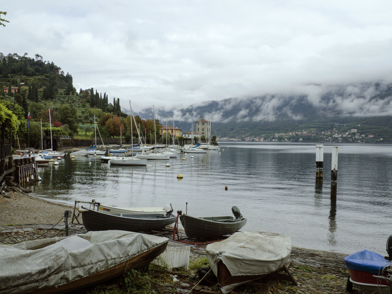 Olympus OM-D E-M10 II sample photo. Scenic, view, of, lake photography