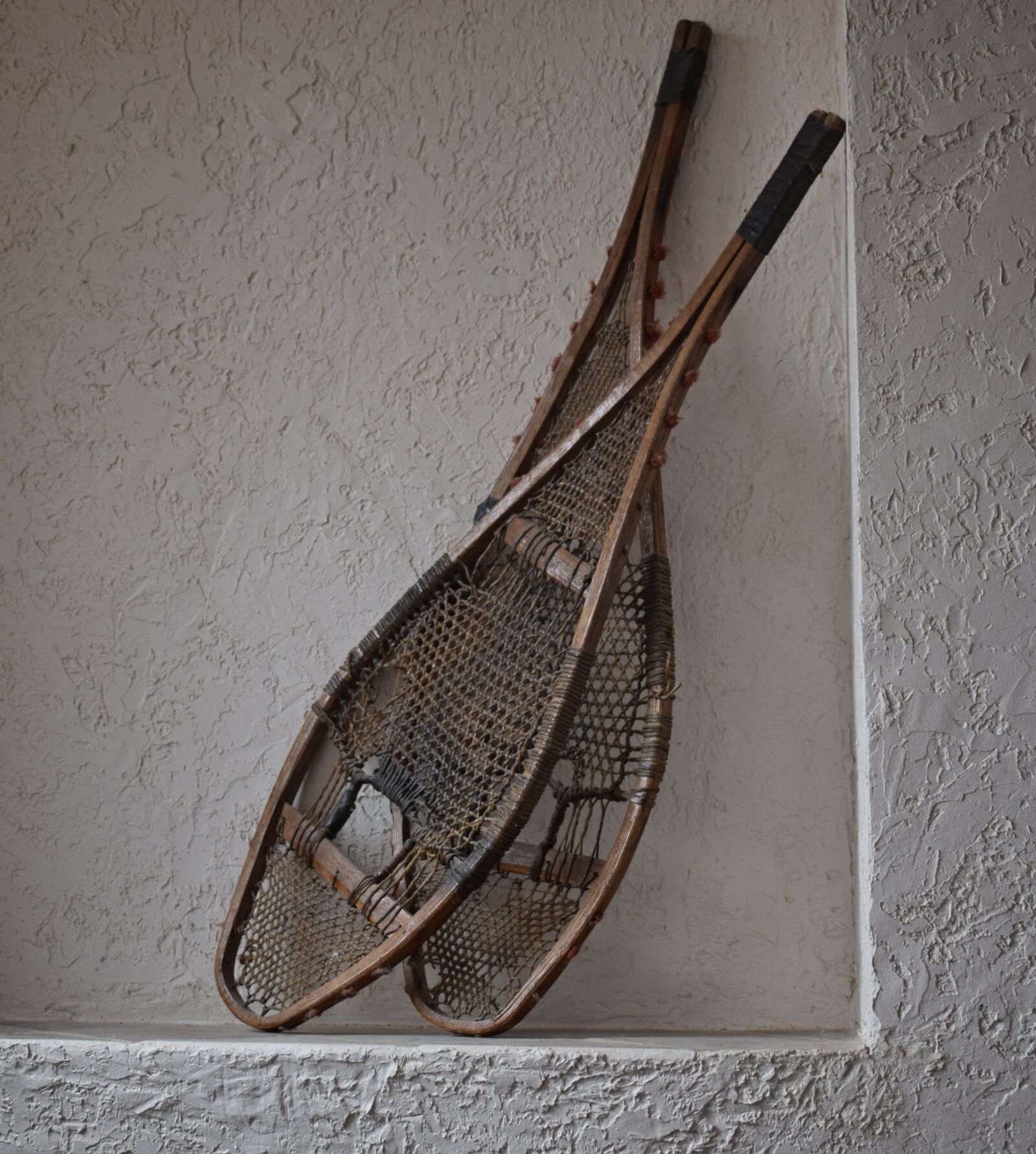 Nikon D3300 sample photo. Antique snowshoes, snowshoes, antique photography