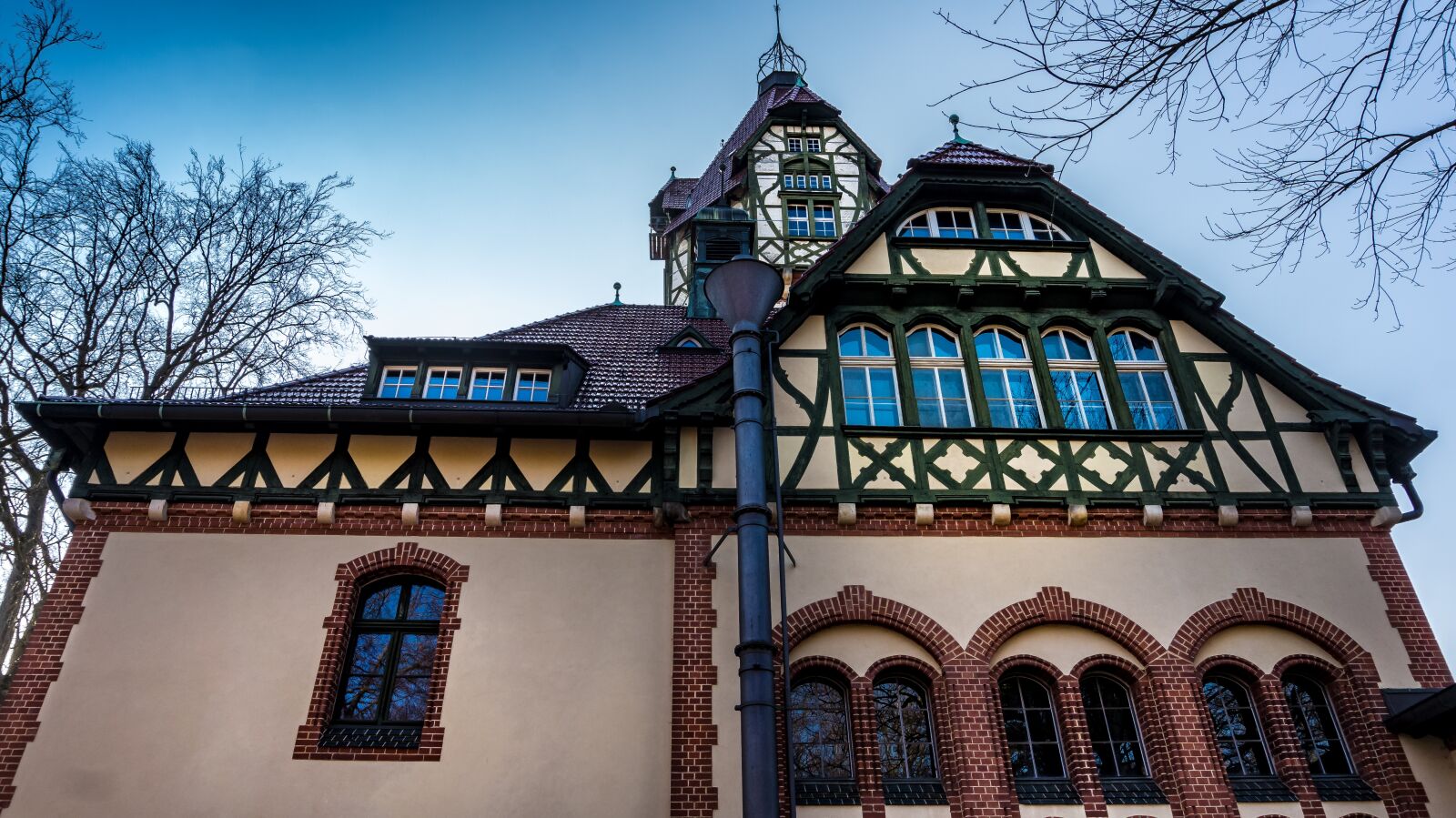 Sony Alpha a5000 (ILCE 5000) sample photo. Architecture, old, building photography