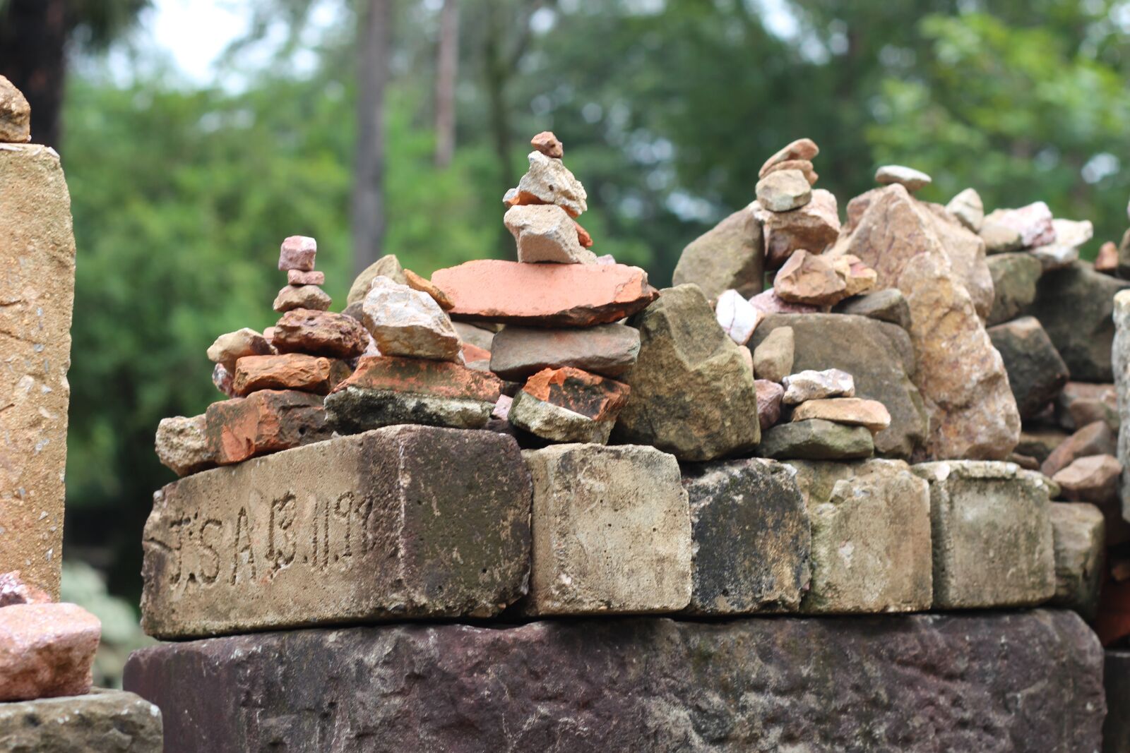 Canon EF 50mm F1.8 II sample photo. Angkor wat, stone, religion photography