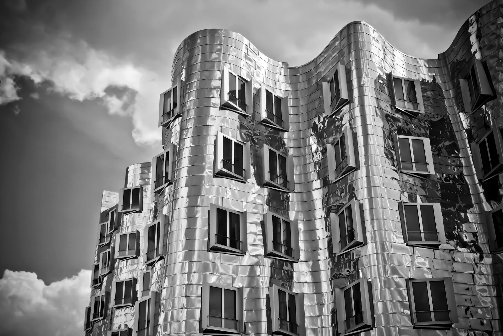 Olympus OM-D E-M10 sample photo. Architecture, modern, building photography