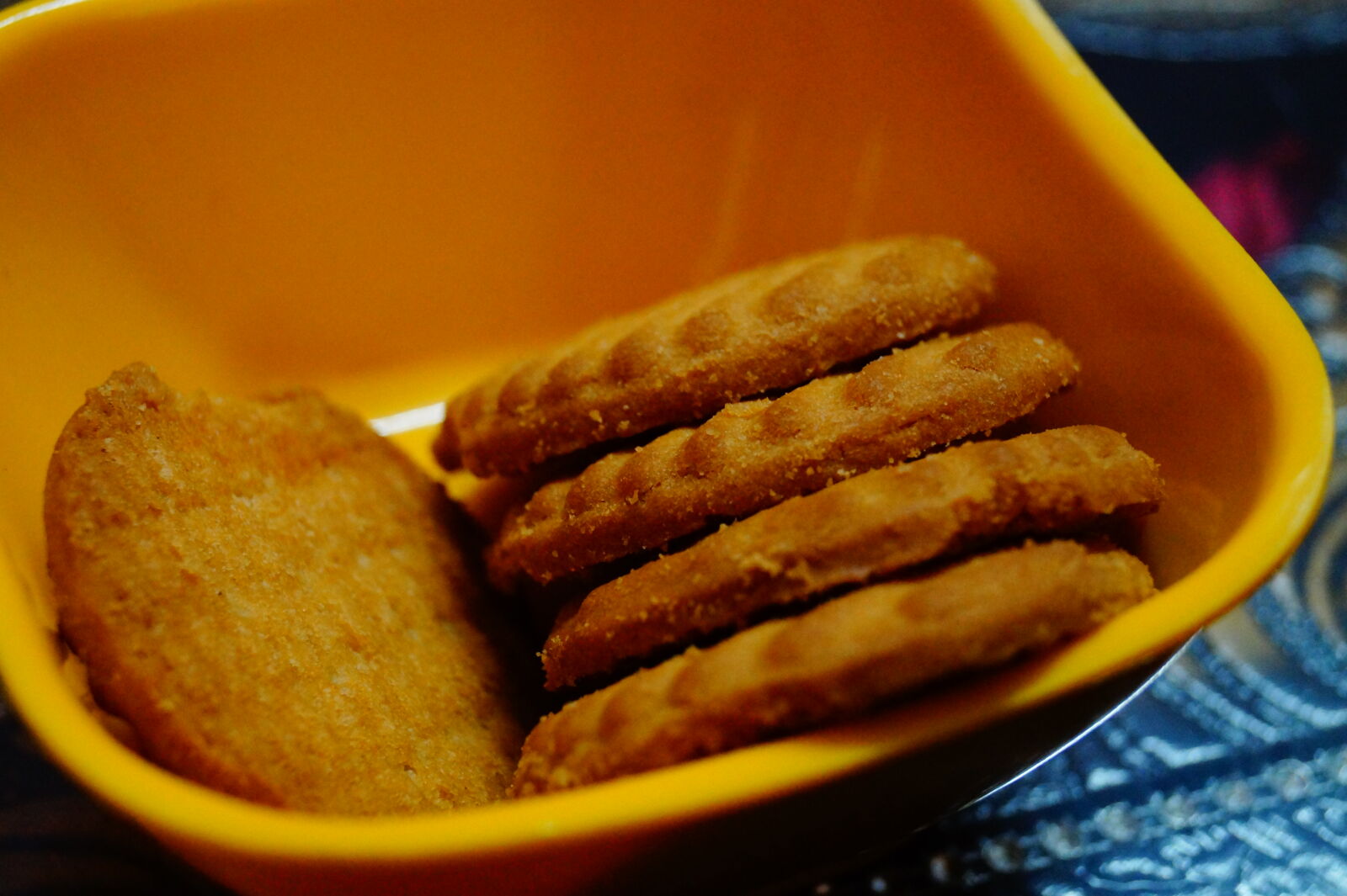 Sony DT 18-55mm F3.5-5.6 SAM II sample photo. Biscuits photography