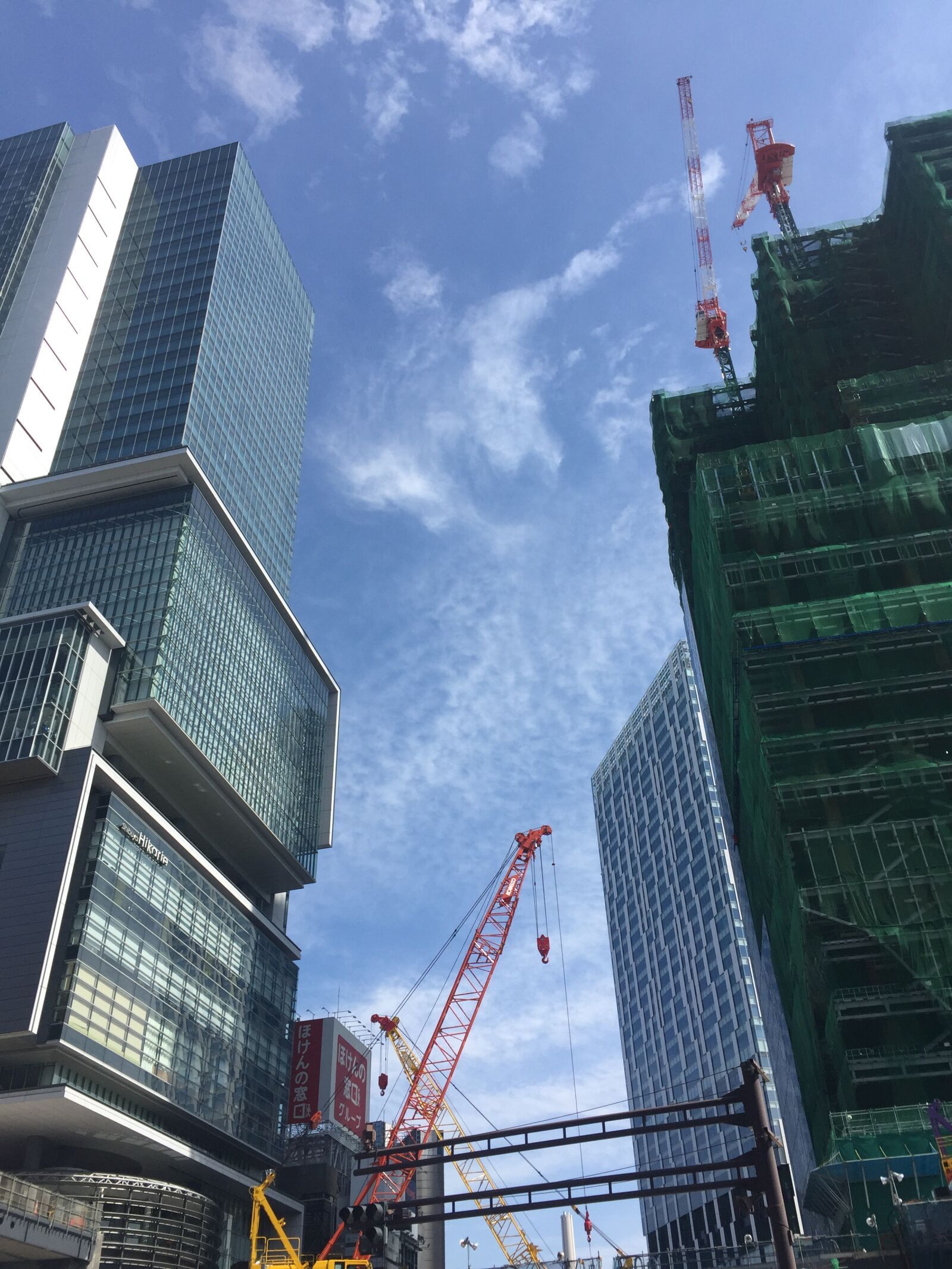 iPhone 6 back camera 4.15mm f/2.2 sample photo. Bill, japan, construction photography
