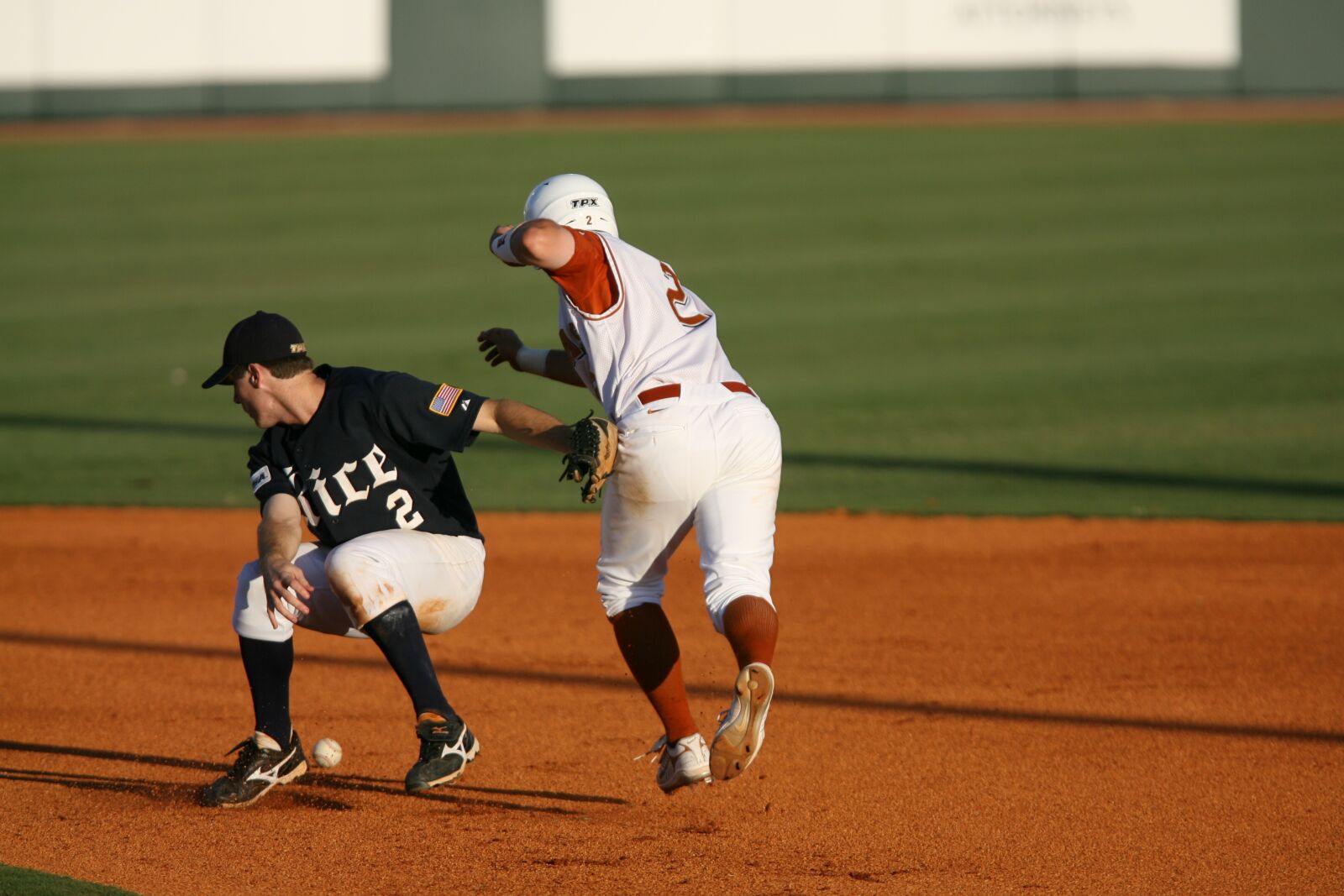 Canon EOS-1D Mark II N sample photo. Baseball, second baseman, college photography