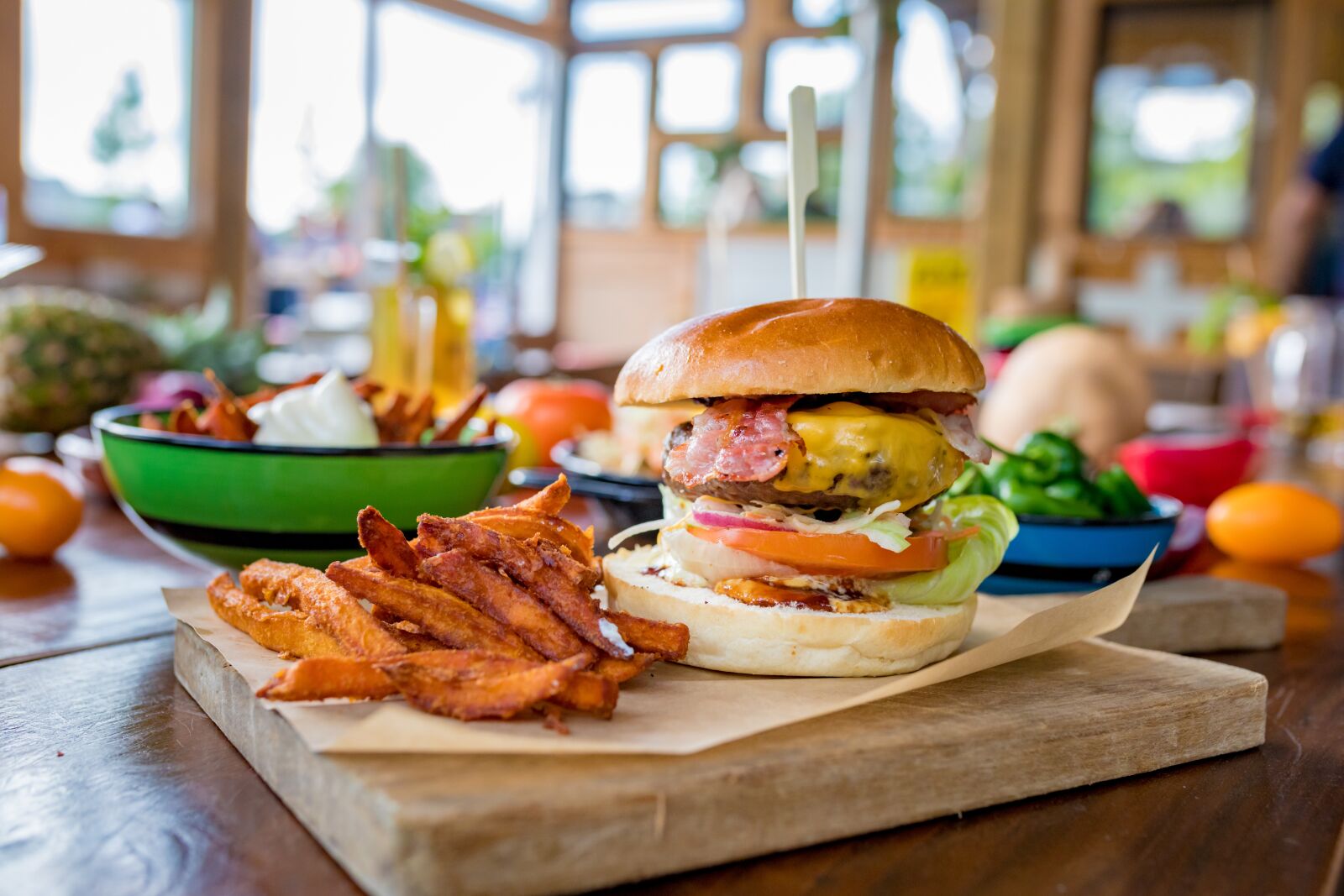Canon EOS 5D Mark IV sample photo. Burger, fries, sweet photography