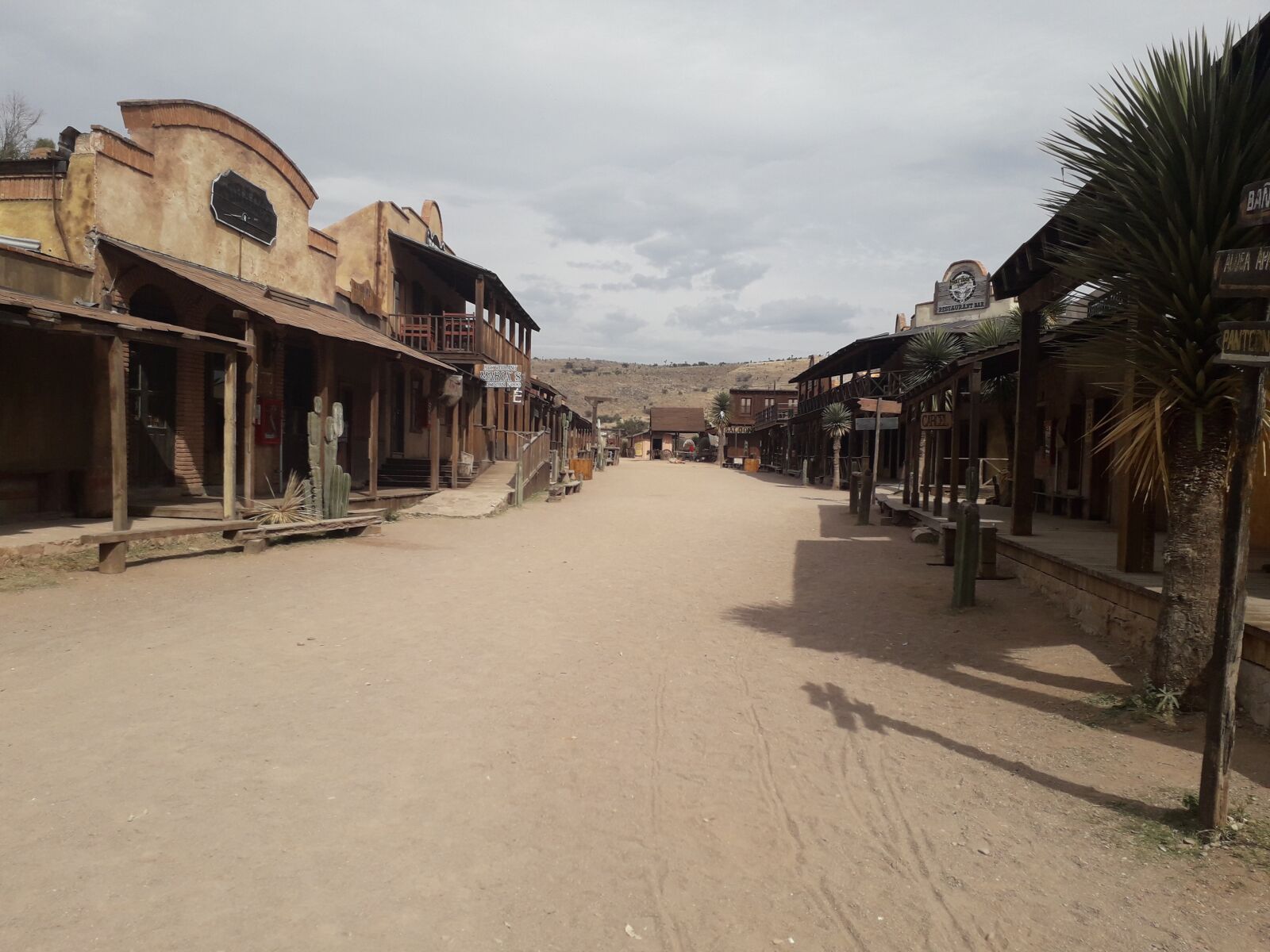 Samsung Galaxy J6 sample photo. Old, west, viejo photography