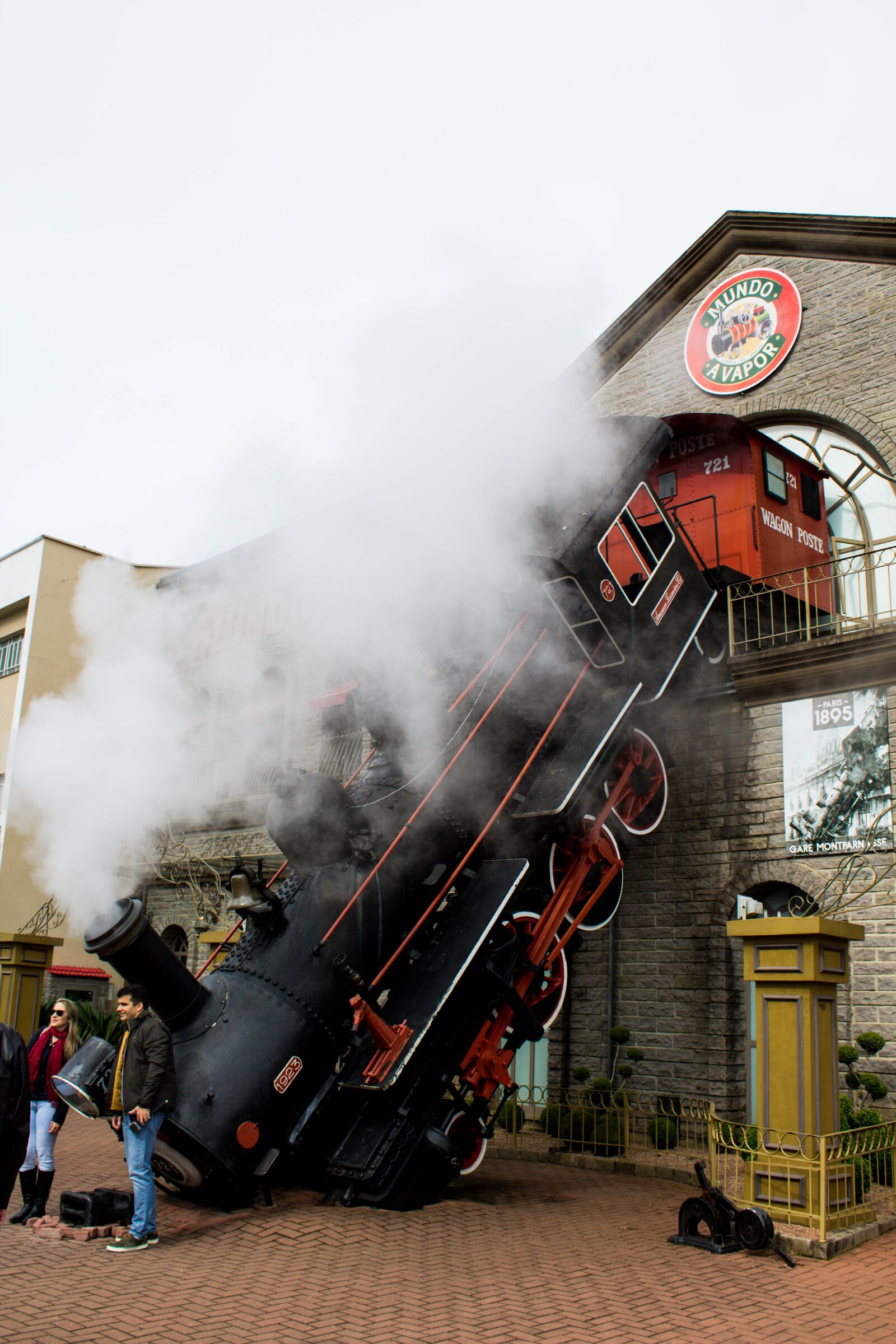 Canon EOS 1200D (EOS Rebel T5 / EOS Kiss X70 / EOS Hi) sample photo. Smoke, calls, train photography