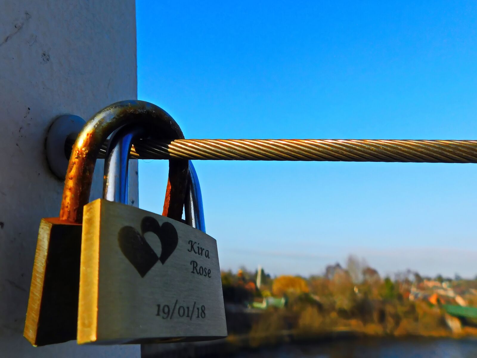 Nikon Coolpix B500 sample photo. Padlock, rust, love photography