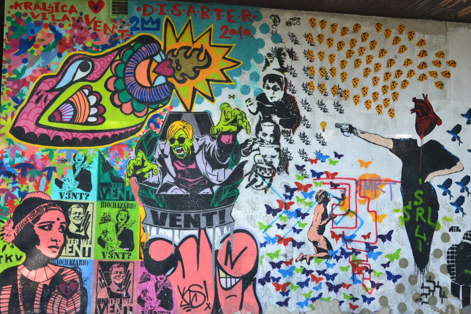 Nikon D3100 sample photo. Graffiti, vent, grunge photography