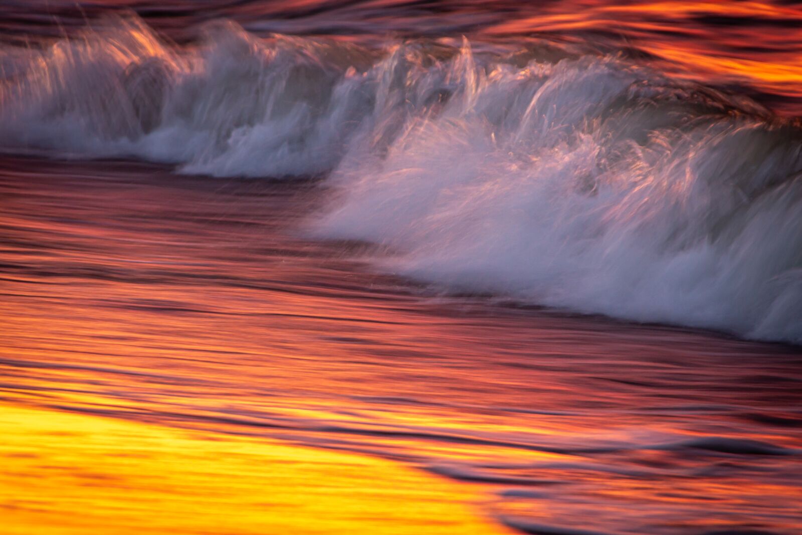 Canon EOS 650D (EOS Rebel T4i / EOS Kiss X6i) sample photo. Wave, soft, romantic photography