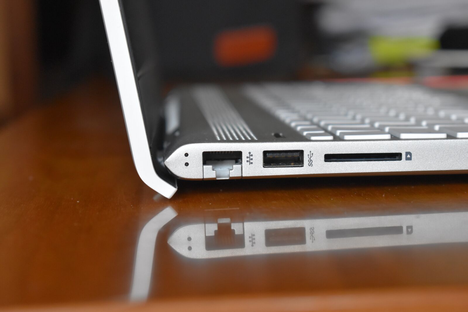 Nikon D5600 sample photo. Computer, laptop, the internet photography