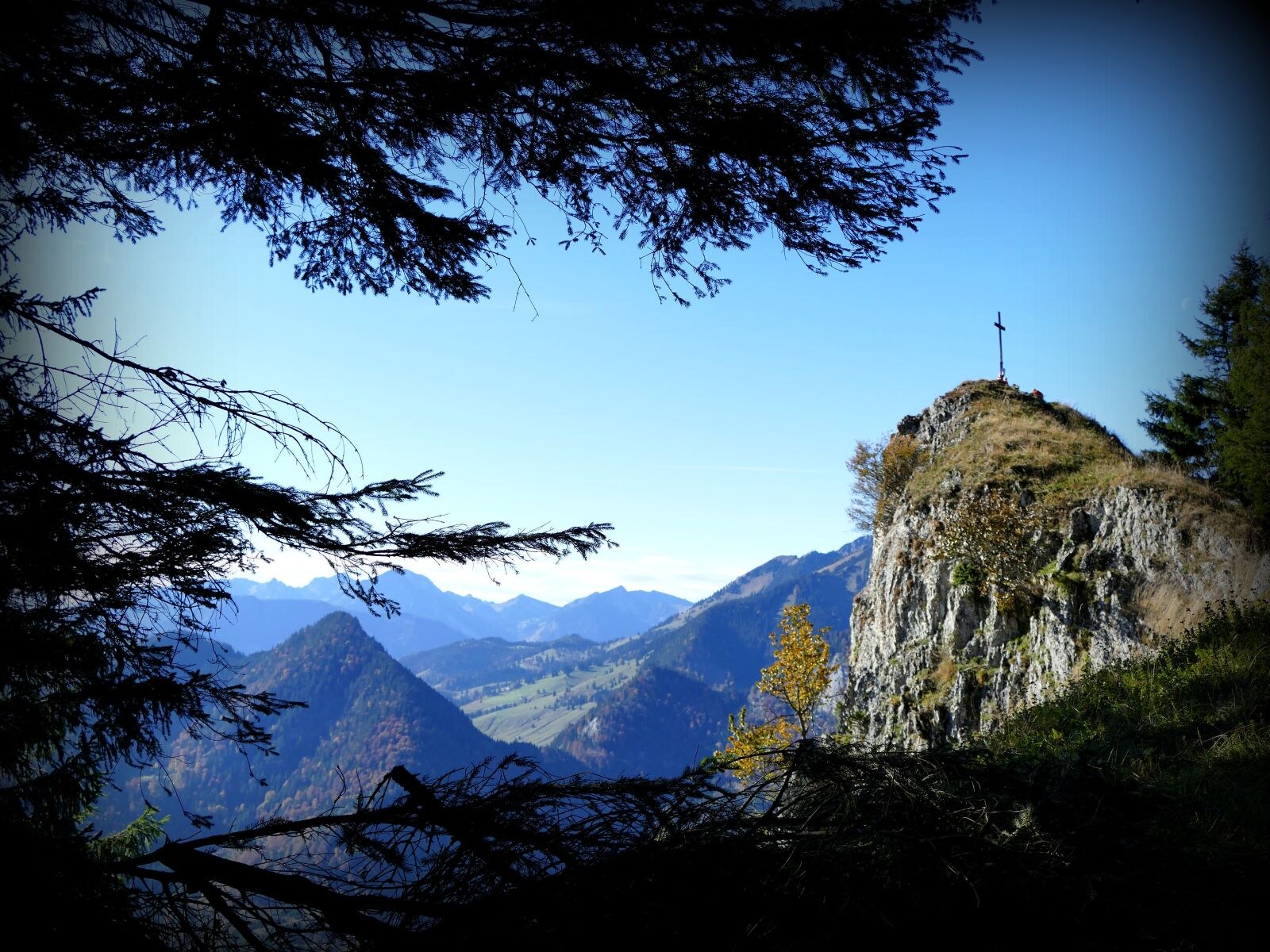 Panasonic Lumix DMC-FZ1000 sample photo. Summit, mountain, alpine photography