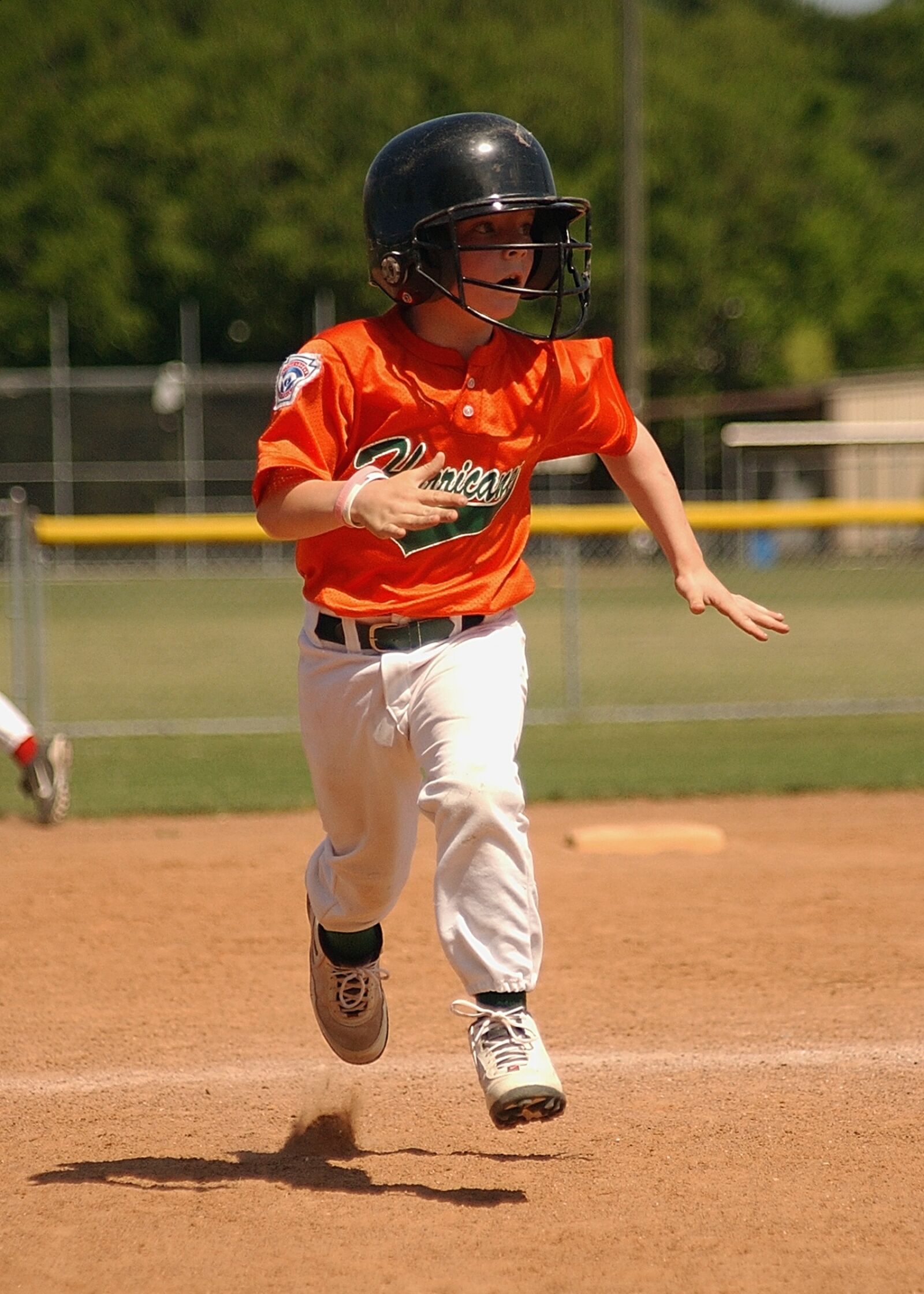 Nikon D1H sample photo. Baseball, runner, little league photography