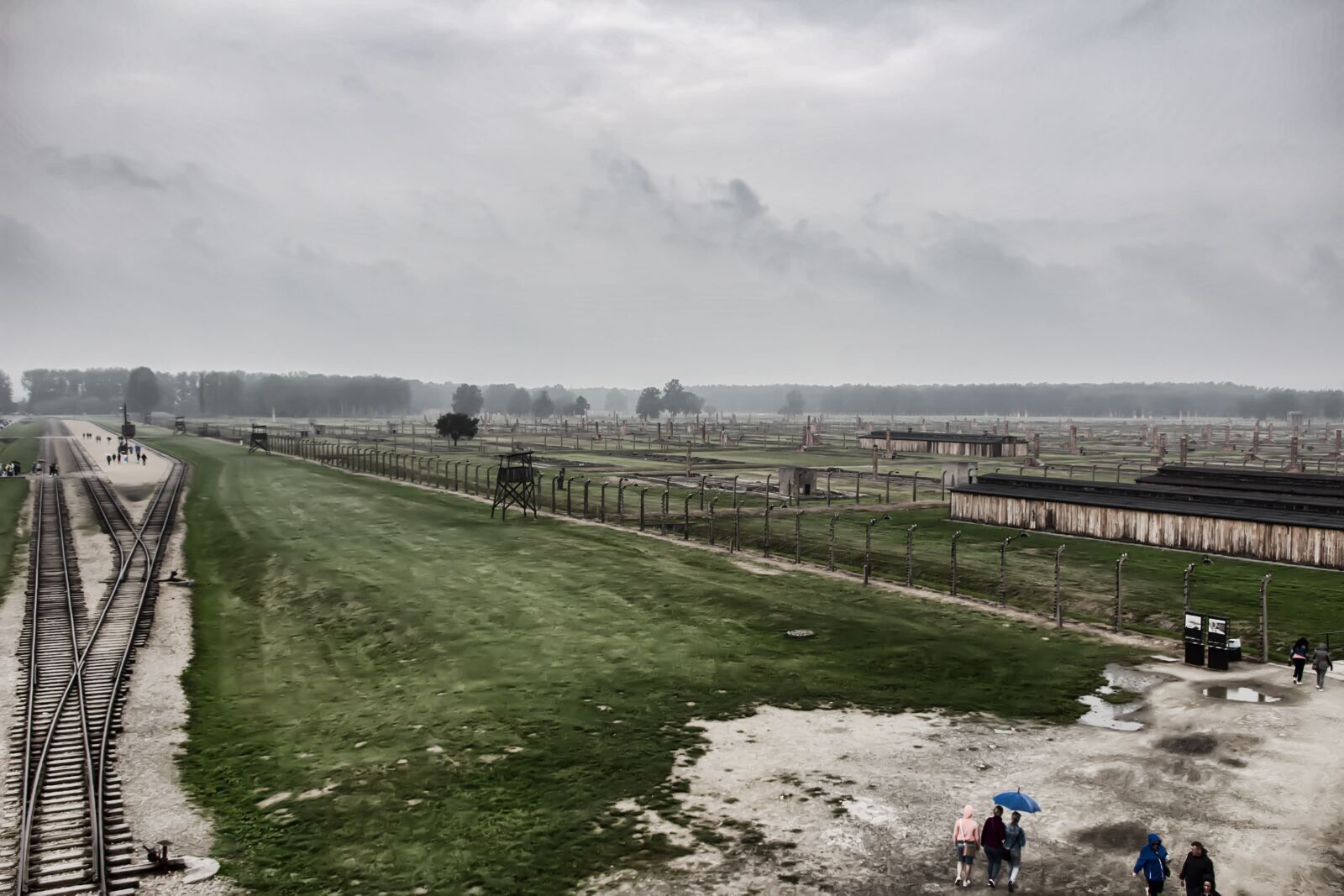 Canon EOS 600D (Rebel EOS T3i / EOS Kiss X5) sample photo. Auschwitz 2, brezinka, auschwitz photography