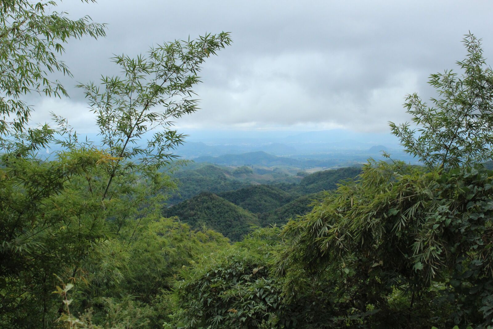 Canon EOS 600D (Rebel EOS T3i / EOS Kiss X5) sample photo. Chiangrai, nature, mountains photography