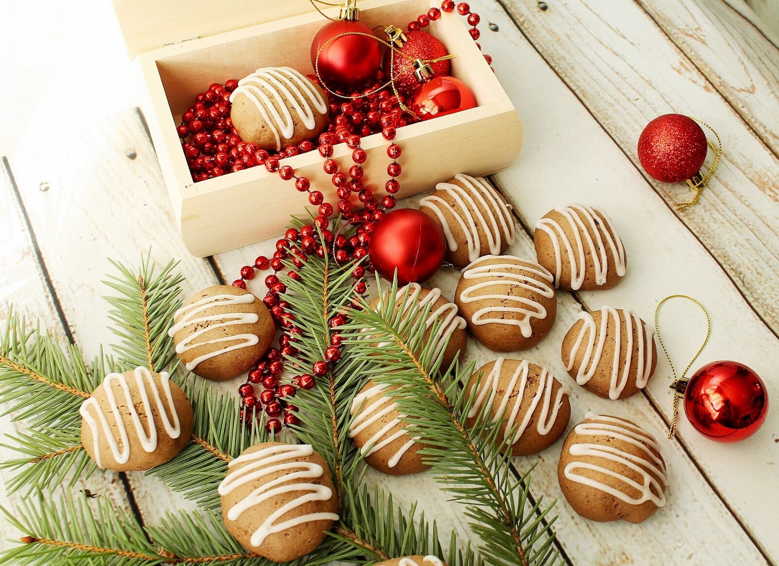 Canon EOS 1100D (EOS Rebel T3 / EOS Kiss X50) sample photo. Gingerbreads, christmas, glace photography