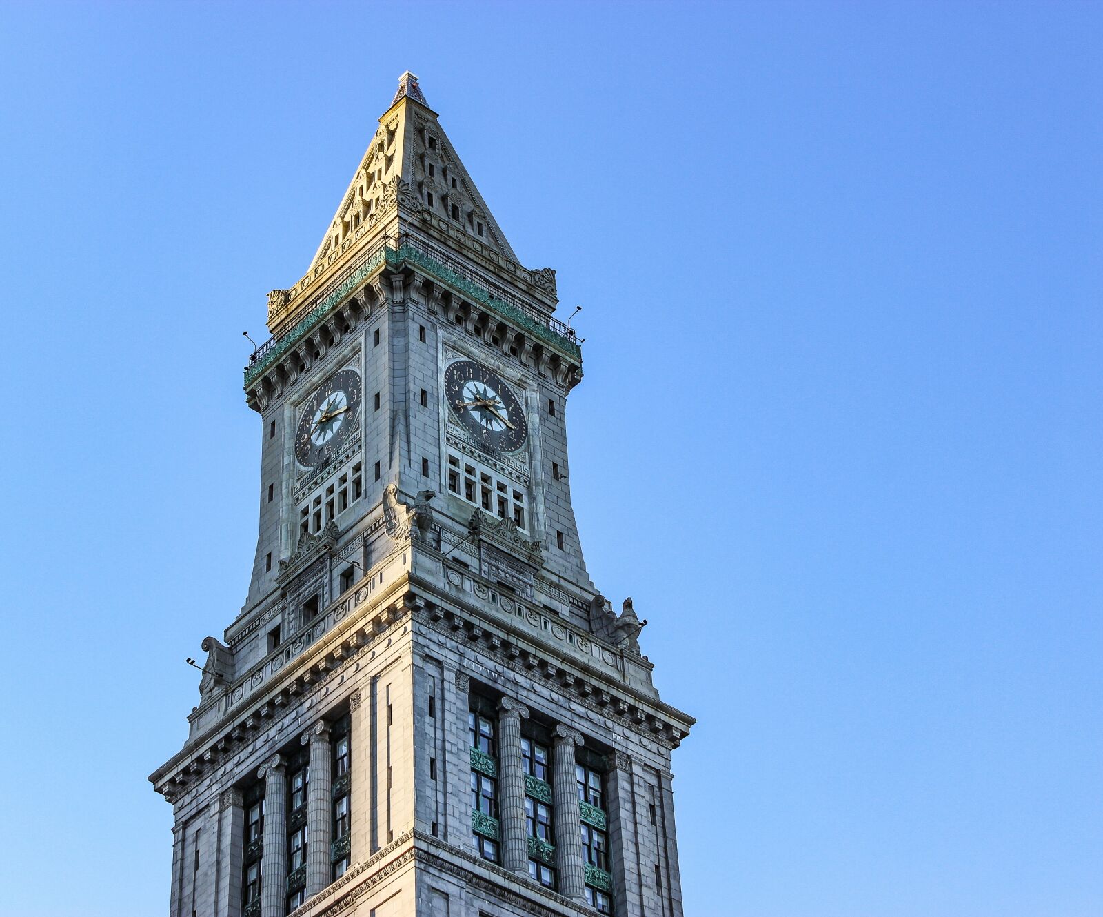 Canon EOS 600D (Rebel EOS T3i / EOS Kiss X5) sample photo. Architecture, clock, tower photography