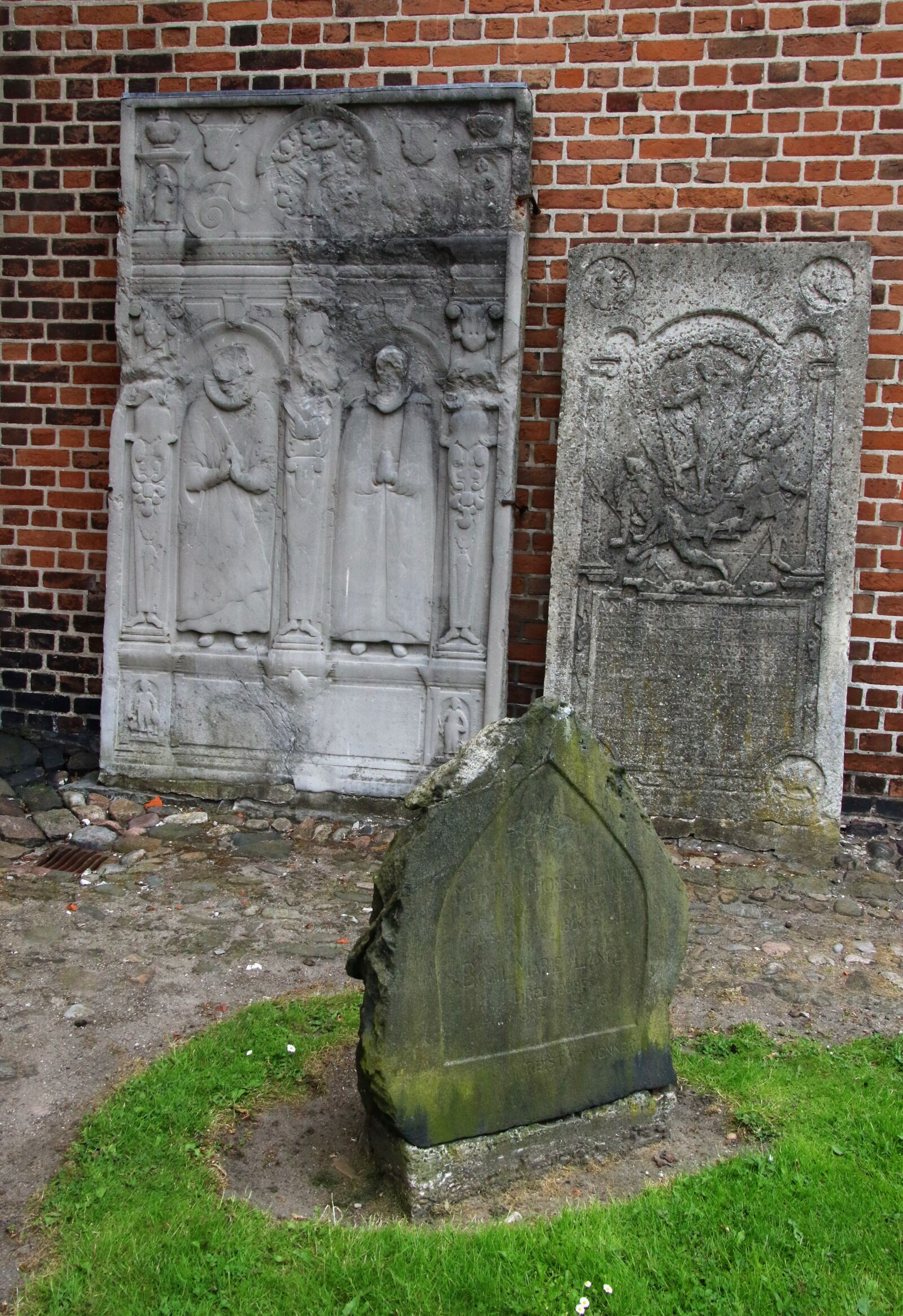 Canon EOS 7D Mark II sample photo. Bricks, church, grass, grave photography