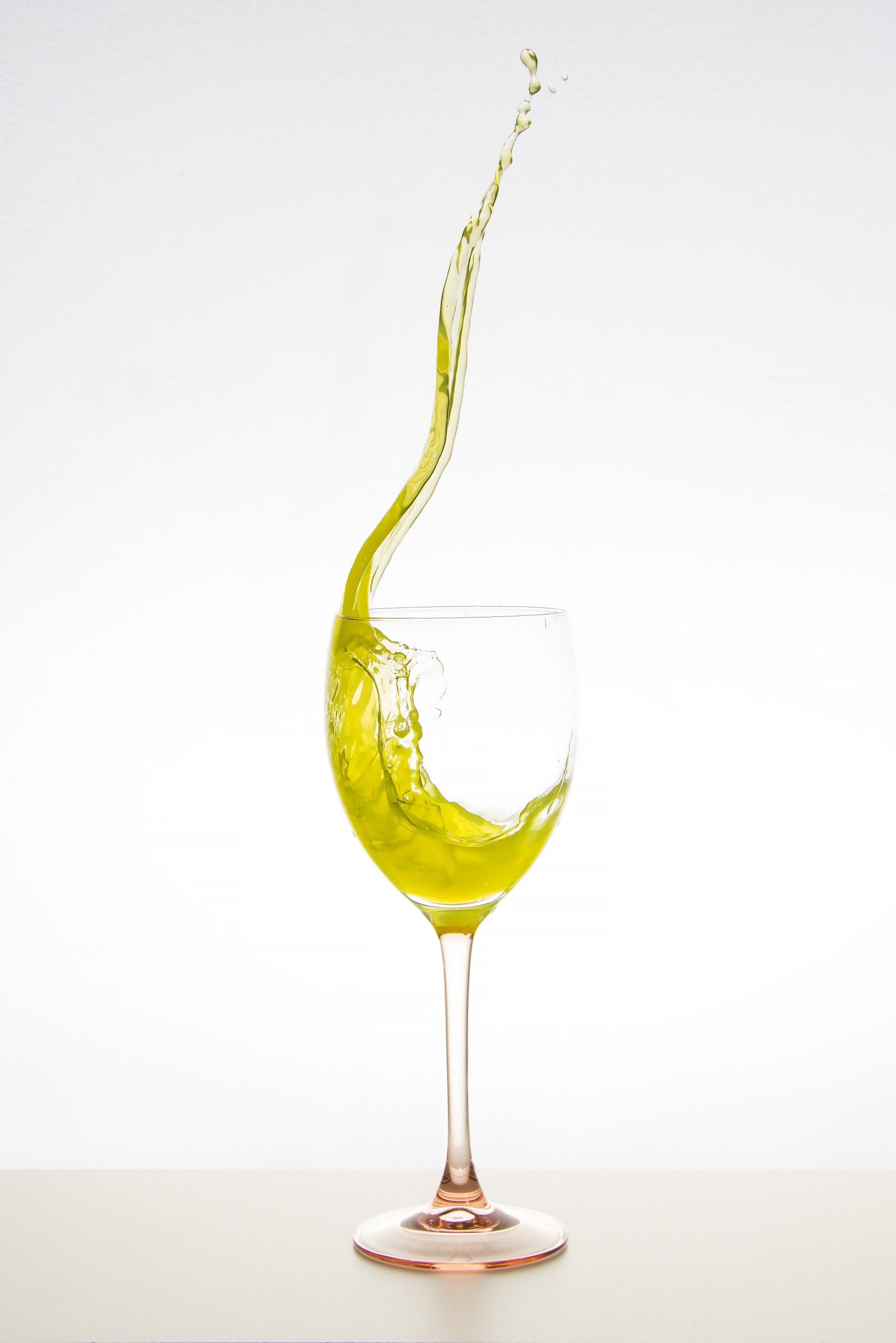 Canon EOS 600D (Rebel EOS T3i / EOS Kiss X5) sample photo. Drink, liquid, glass photography