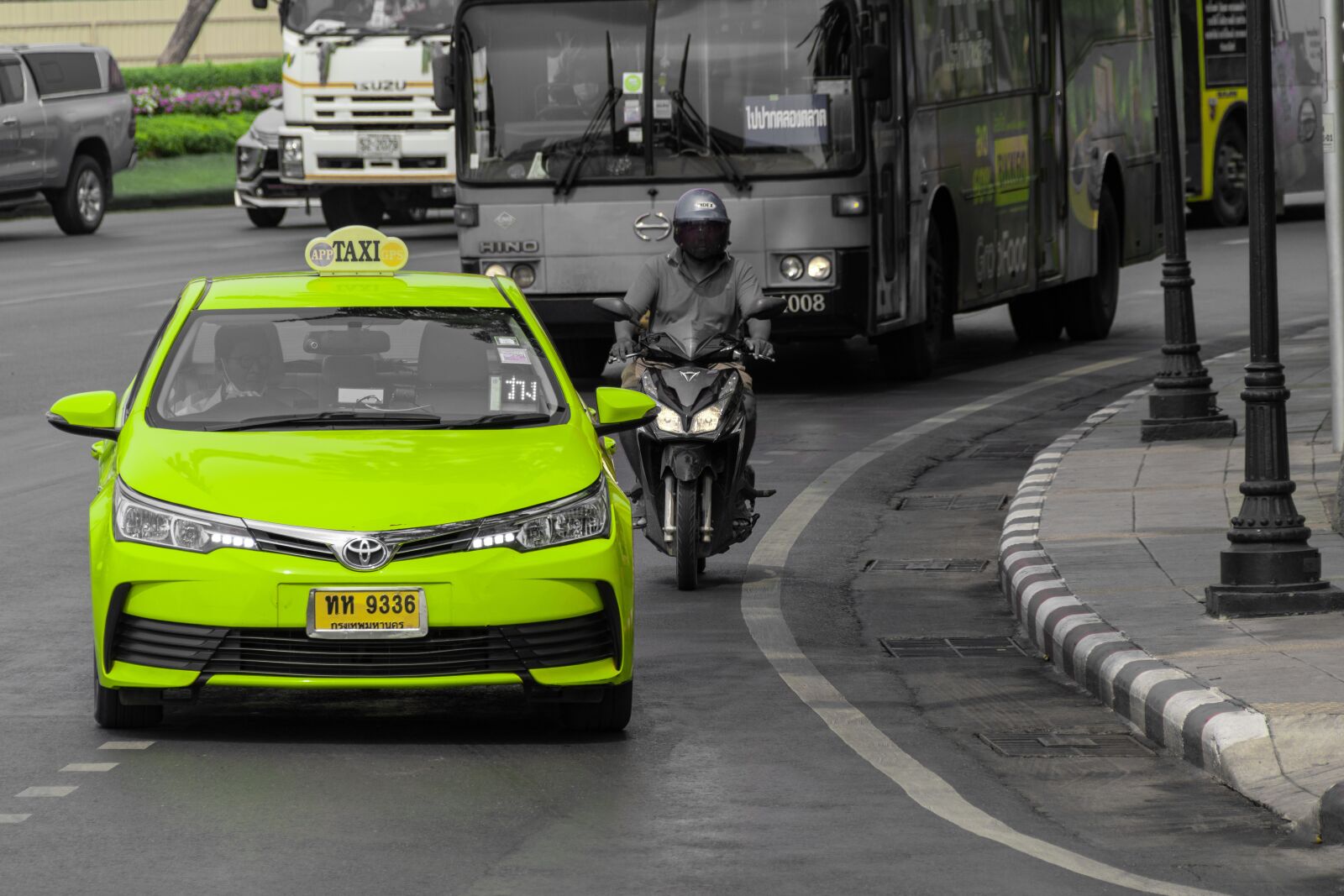 Nikon D5600 sample photo. Taxi, street, traffic photography