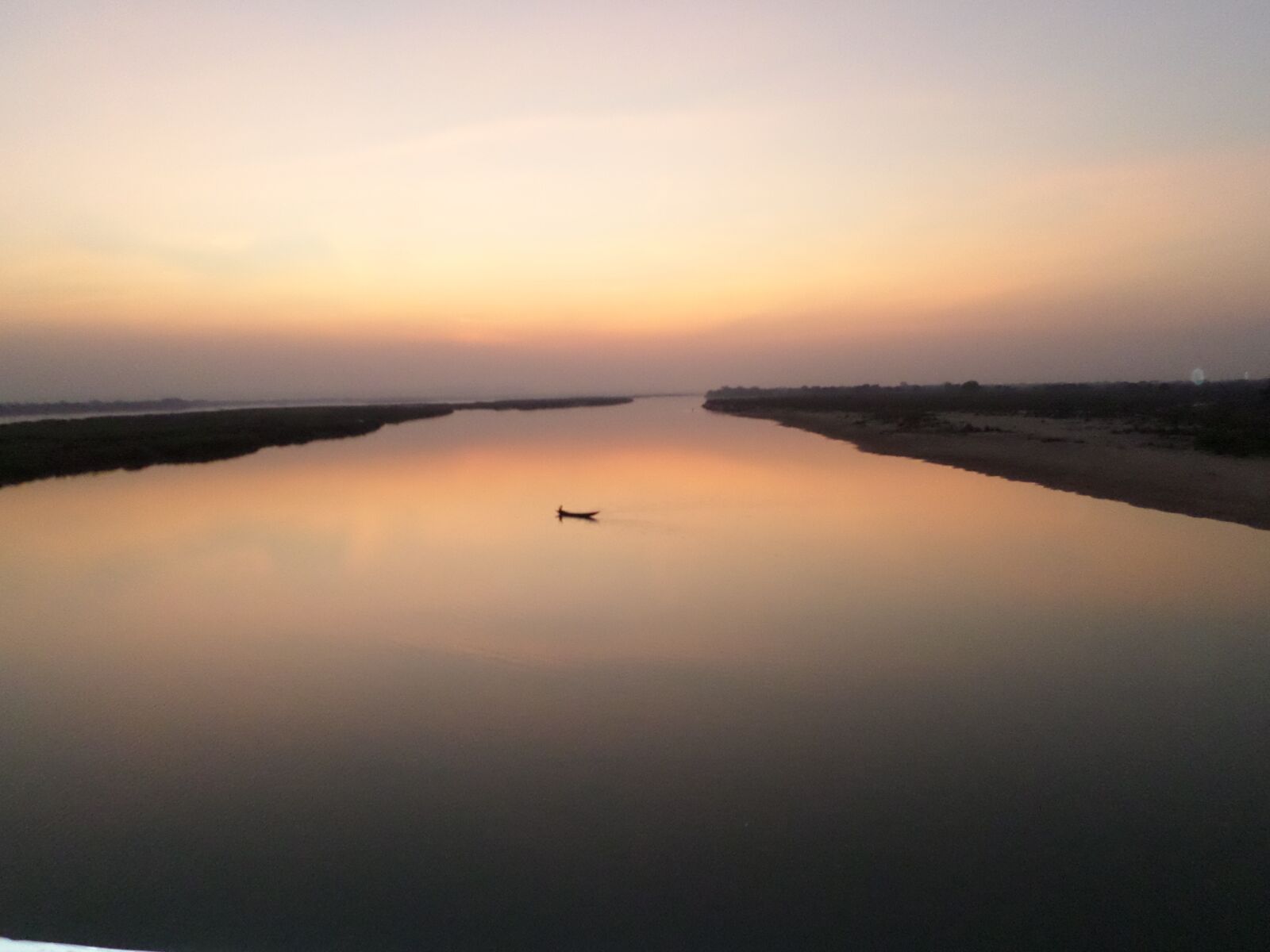 Samsung ST72/ST73 sample photo. River, boat, water photography