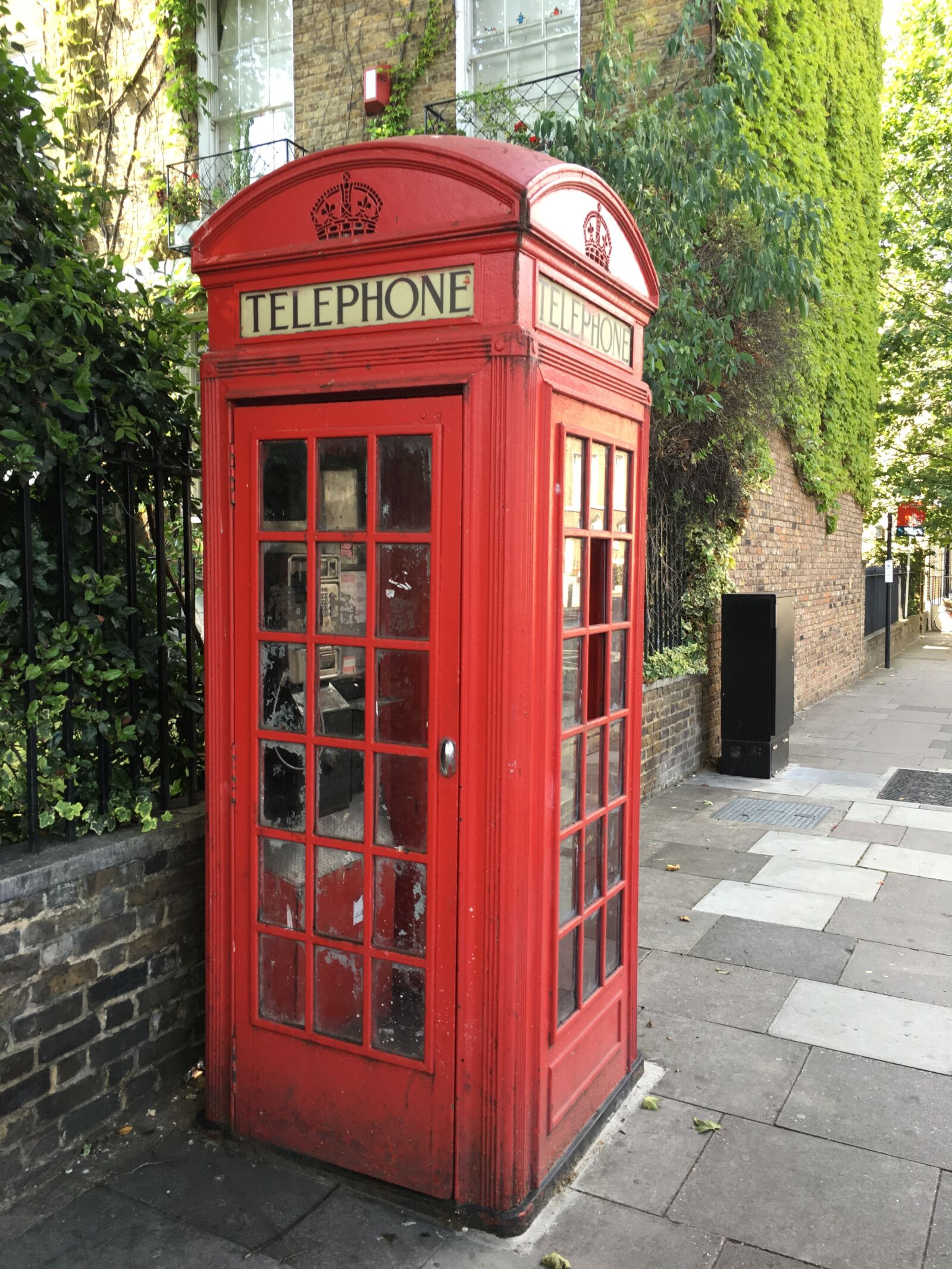 Apple iPhone 6s sample photo. Phone booth, uk, england photography