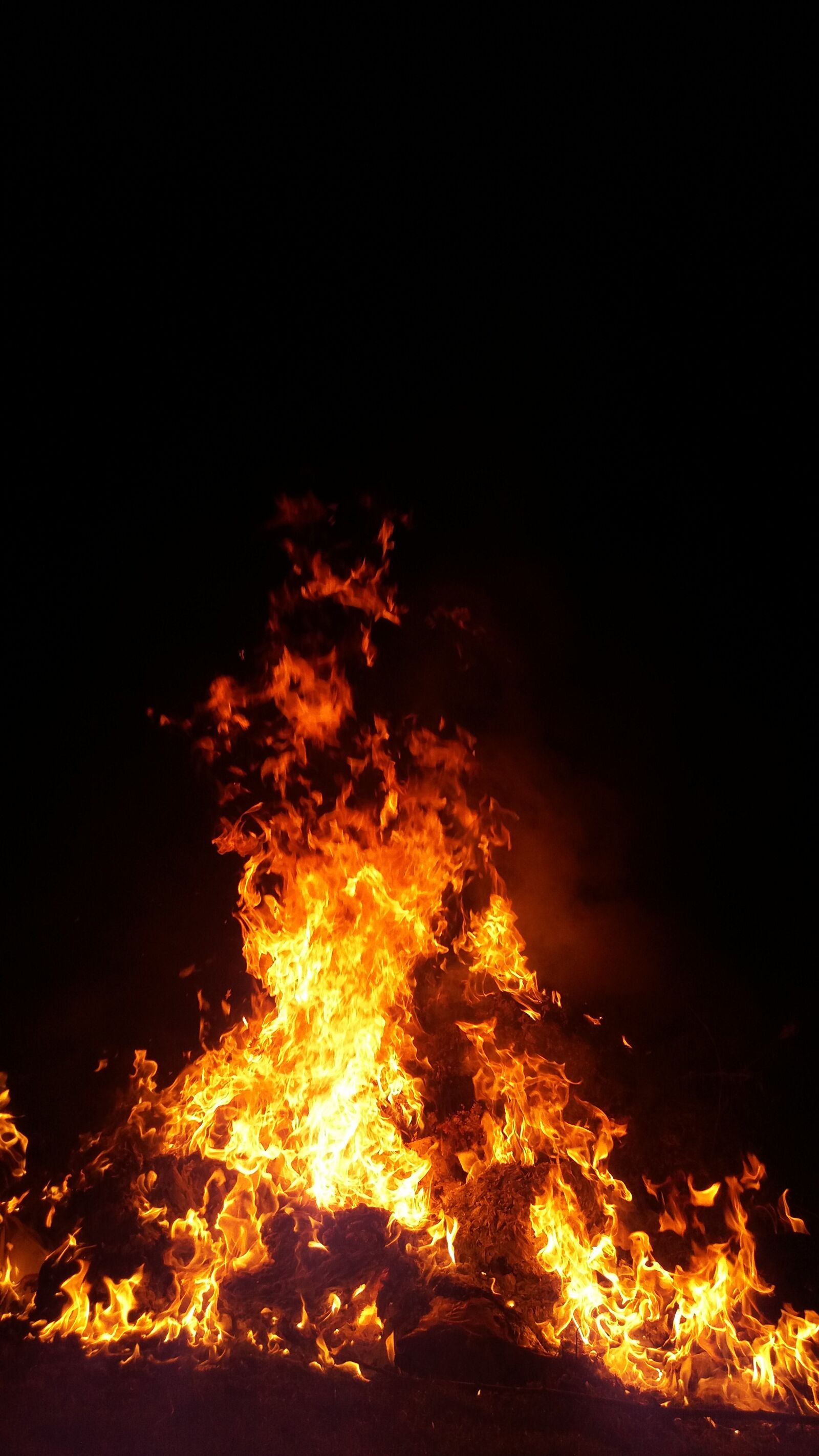 Samsung Galaxy J5 sample photo. Fire, burn, flame photography