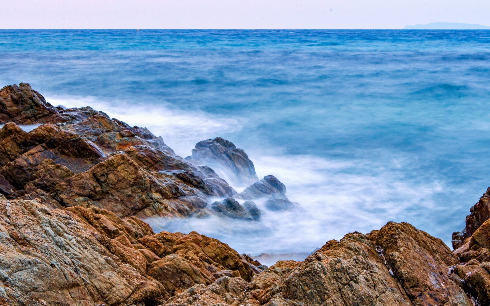 Canon EOS 700D (EOS Rebel T5i / EOS Kiss X7i) sample photo. Long exposure, sea, waves photography