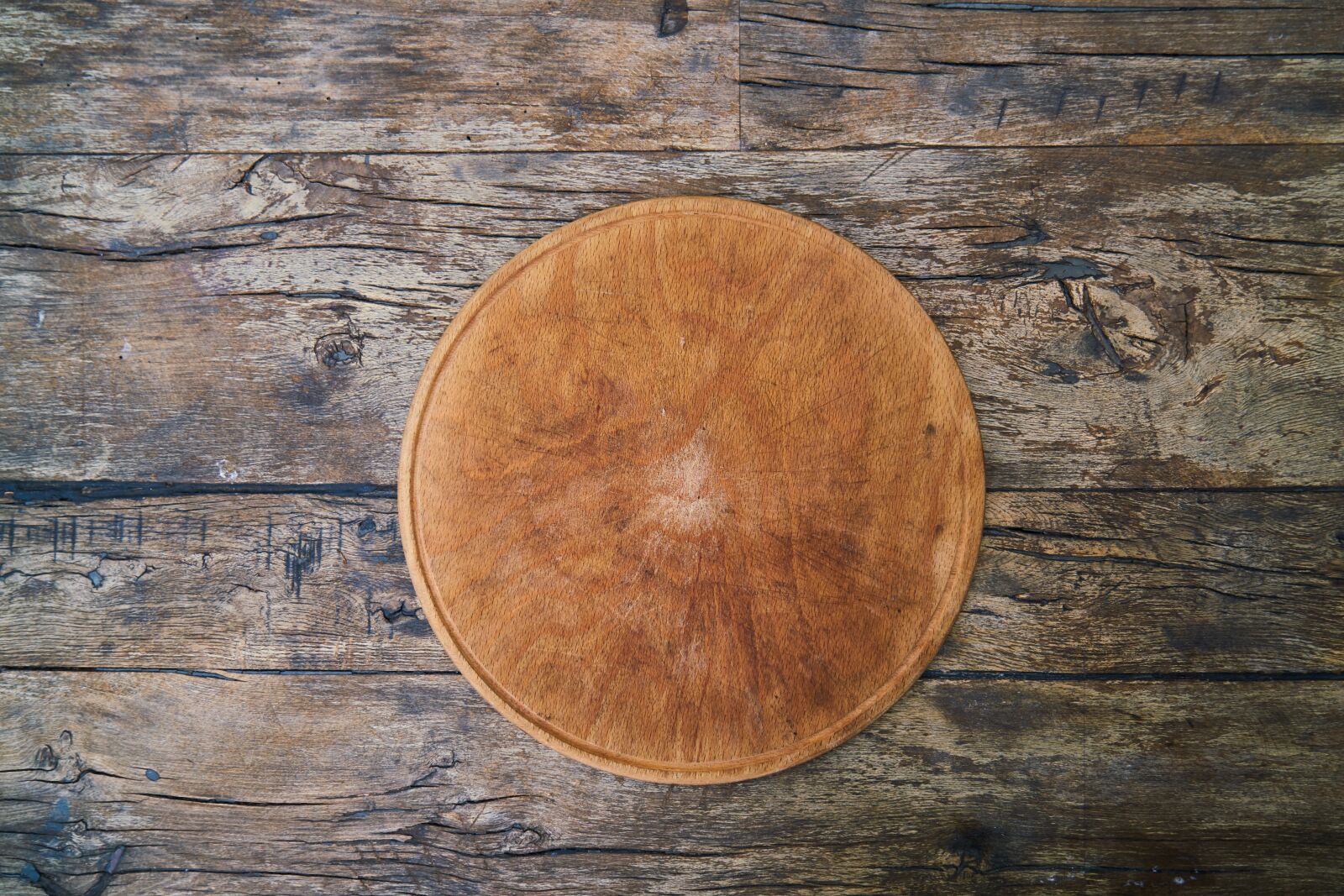 Sony a7R II sample photo. Pizza, wood, table photography