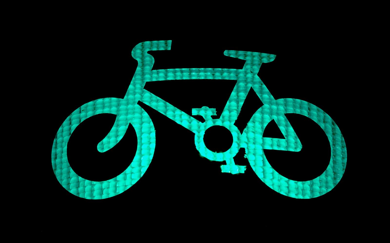 Olympus OM-D E-M5 sample photo. Cycle, green, light photography