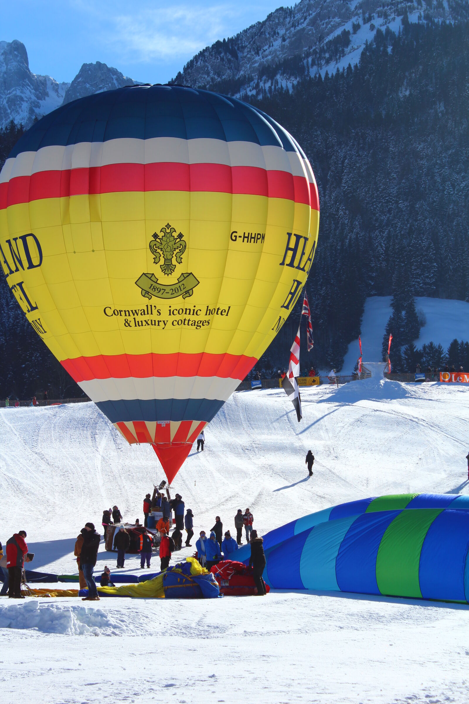 Canon EOS 1200D (EOS Rebel T5 / EOS Kiss X70 / EOS Hi) sample photo. Alps, ballooing, balloon, flying photography