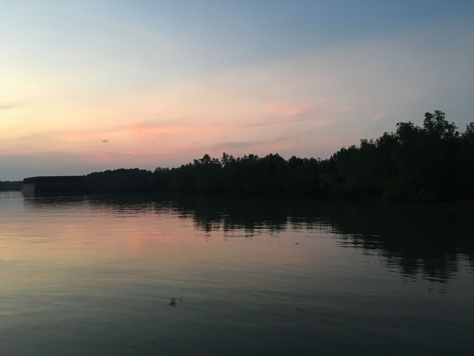 iPhone 6s back camera 4.15mm f/2.2 sample photo. Sunset, sky, sea photography