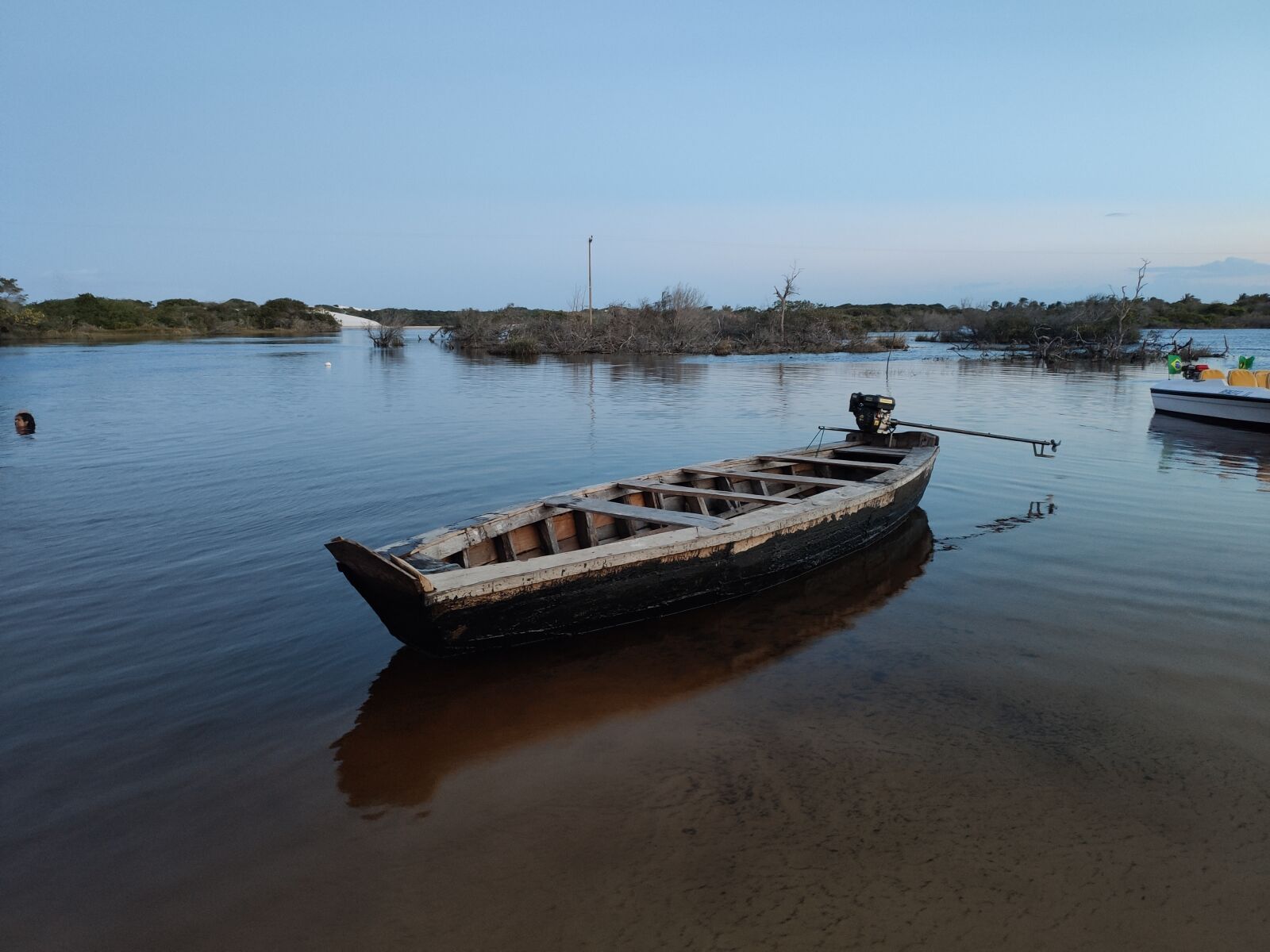 Xiaomi MI 9 sample photo. Boat, rio, water photography