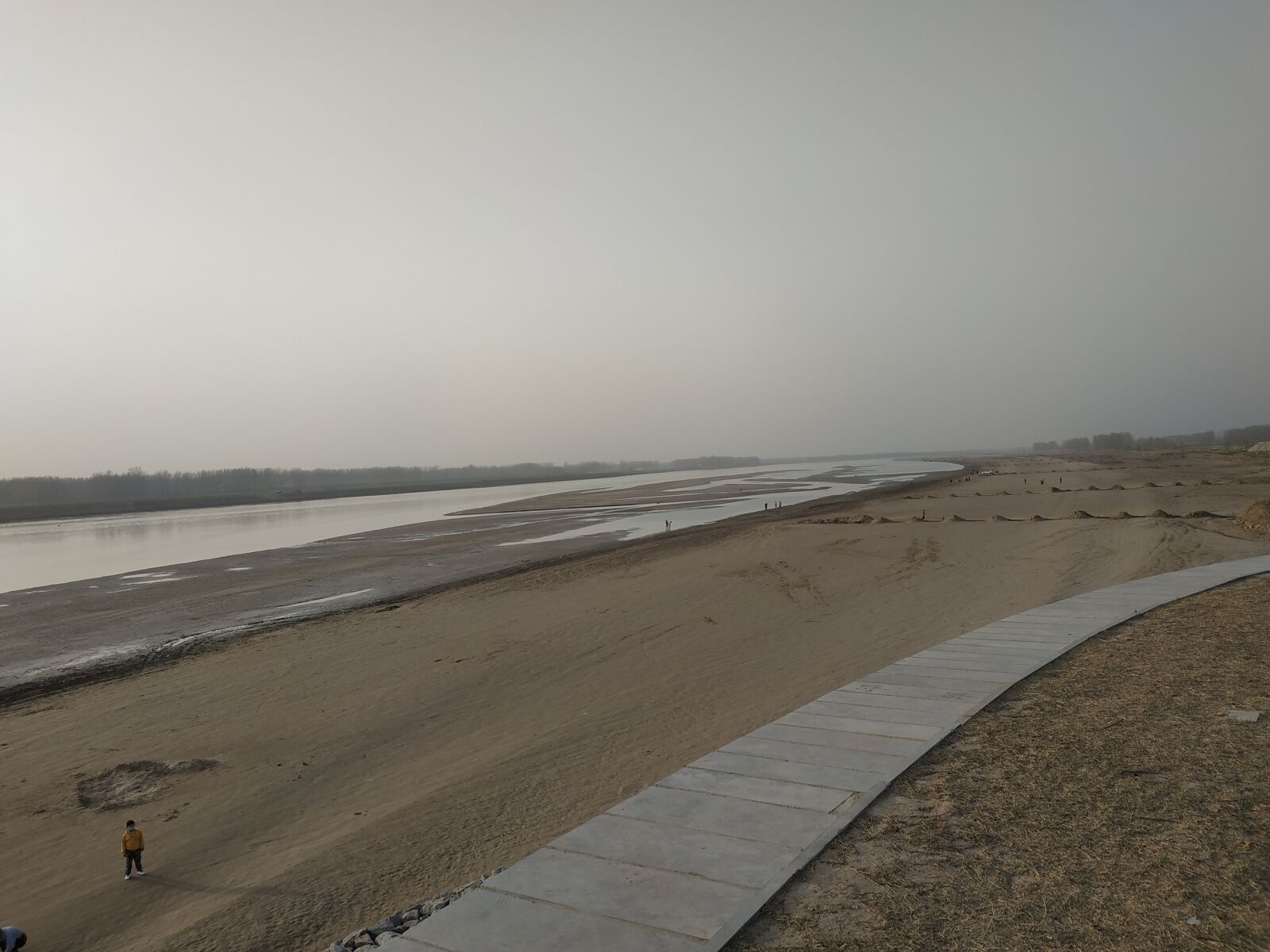 Xiaomi Redmi Note 5 sample photo. The yellow river side photography