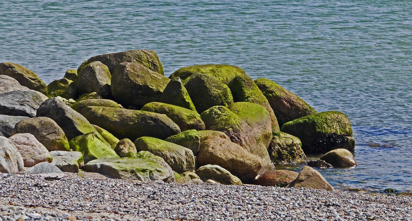 Panasonic Lumix DMC-GH3 sample photo. Baltic sea, pebble beach photography