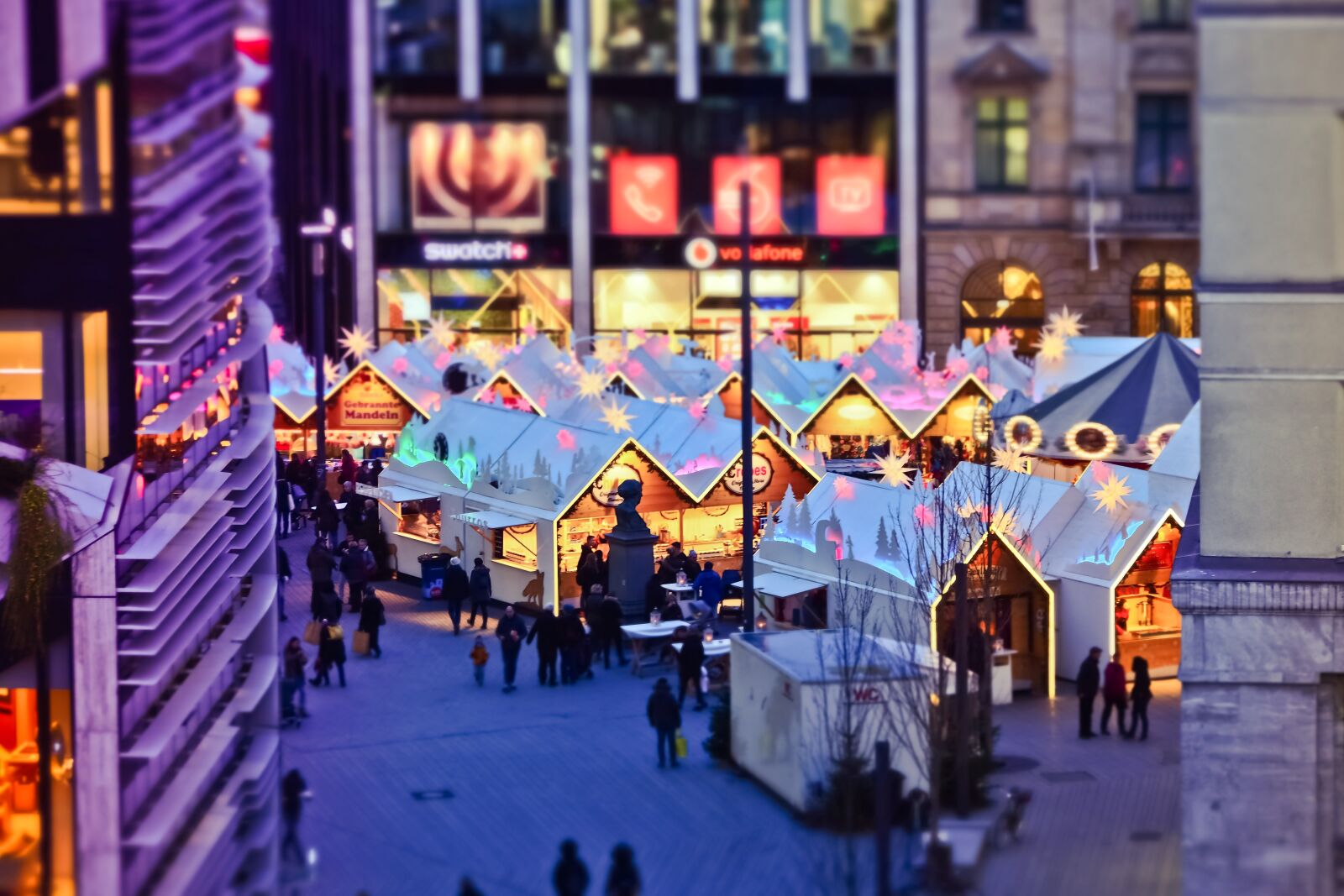 Olympus OM-D E-M10 sample photo. Christmas market, city, christmas photography