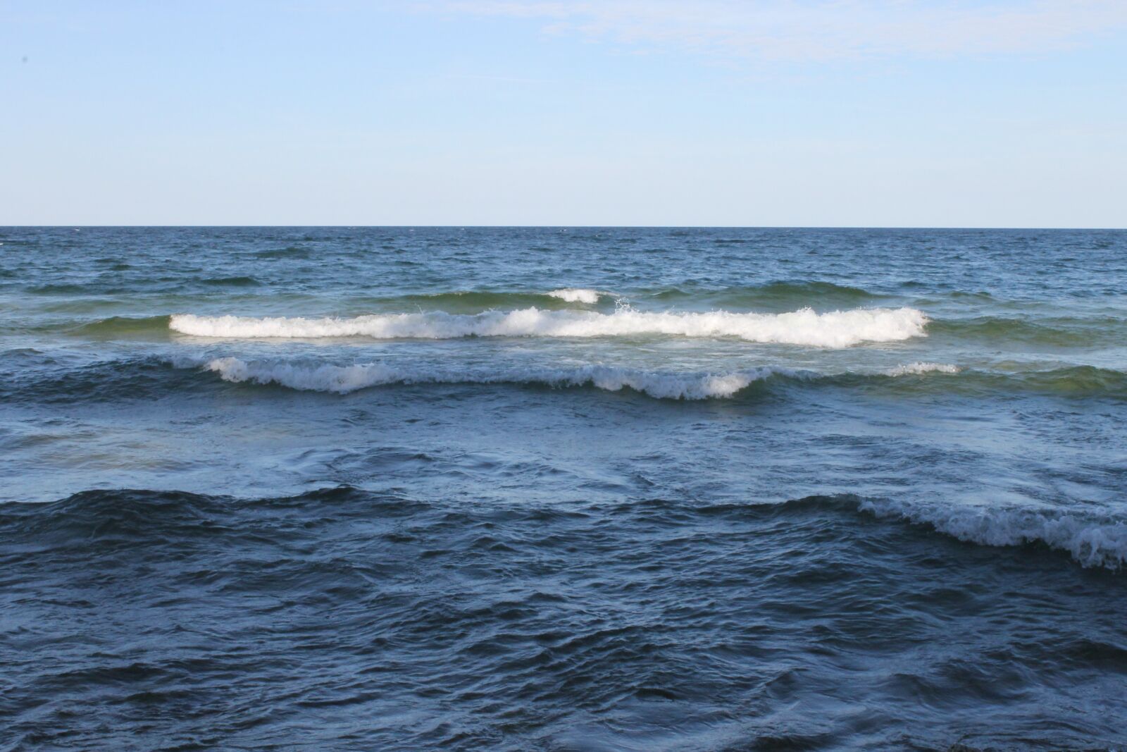 Canon EOS 1100D (EOS Rebel T3 / EOS Kiss X50) sample photo. Lake, waves, lake shore photography