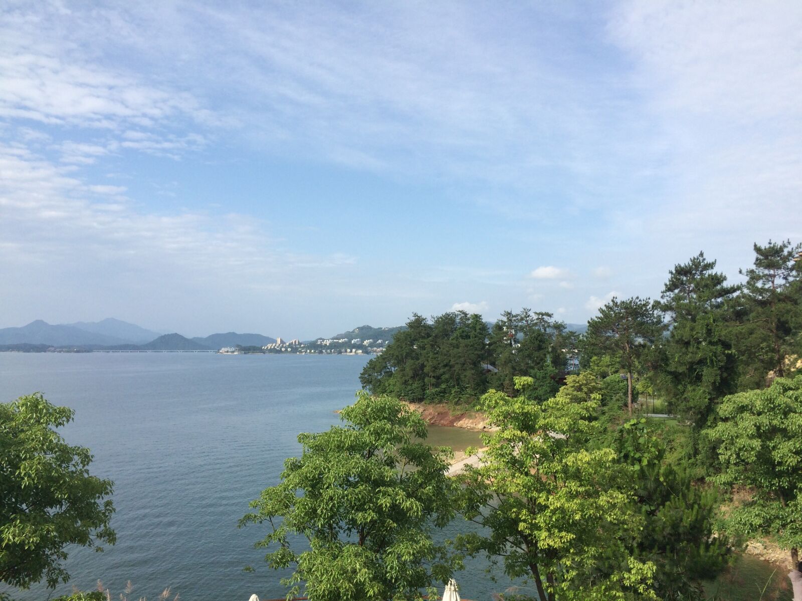 iPhone 5s back camera 4.15mm f/2.2 sample photo. Lake, tree, island photography