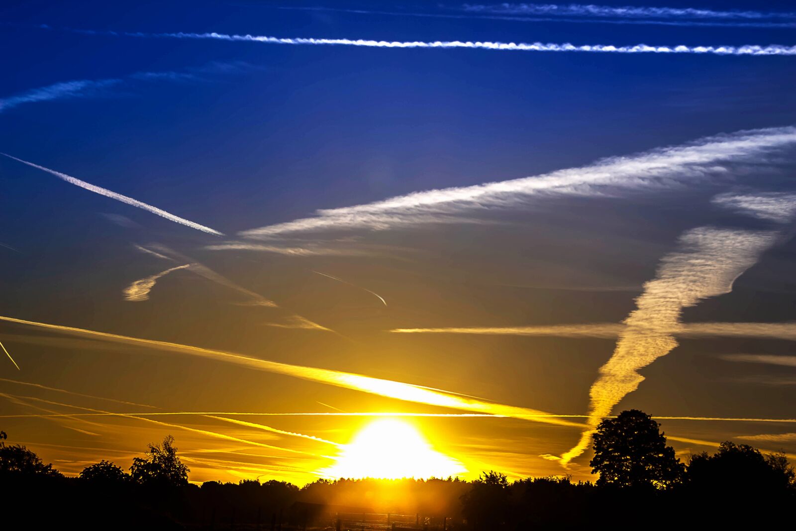Canon EOS 650D (EOS Rebel T4i / EOS Kiss X6i) sample photo. Sunrise, sun, sunbeam photography