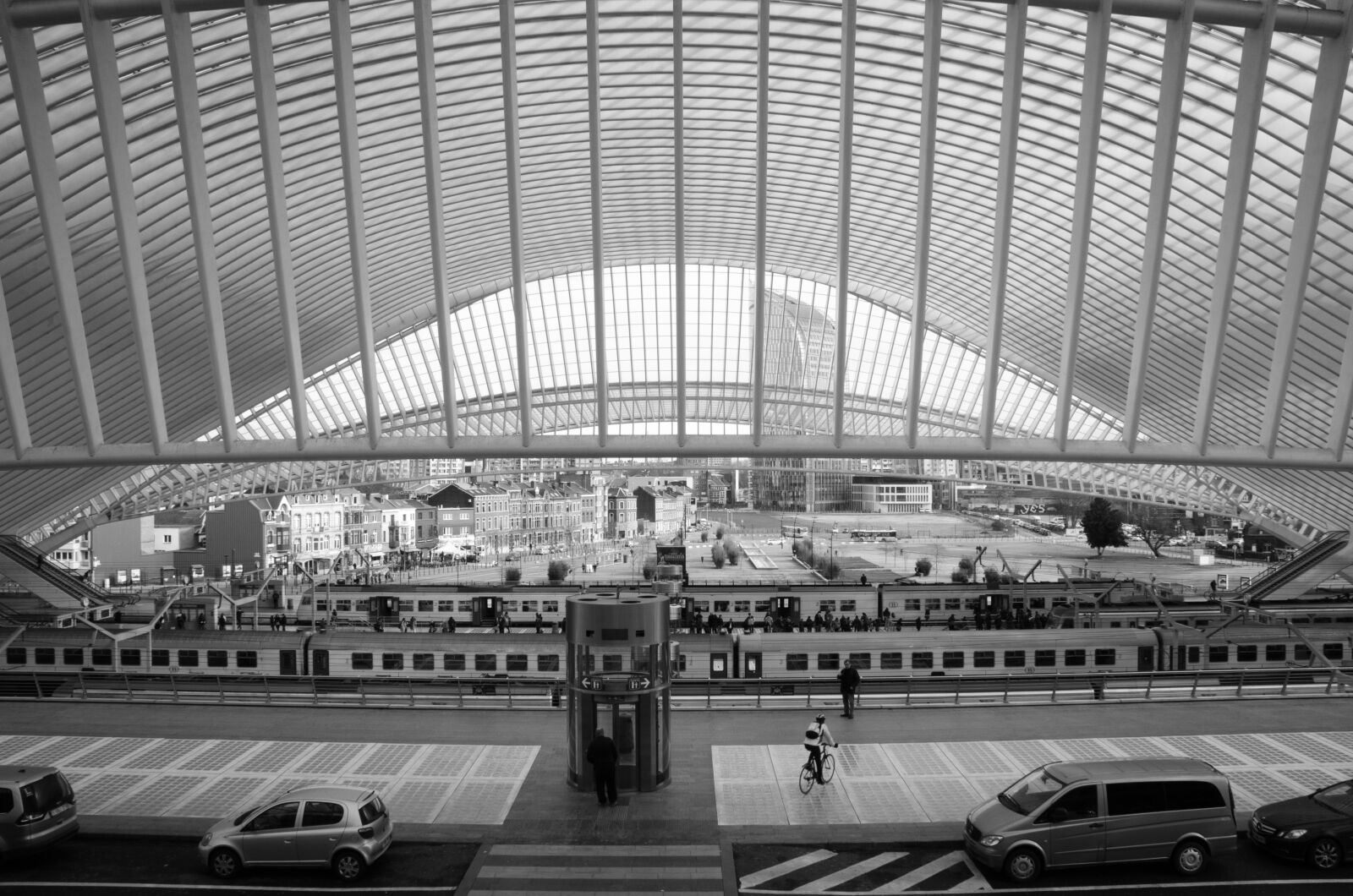 Nikon D5100 sample photo. Architecture, symmetry, building photography