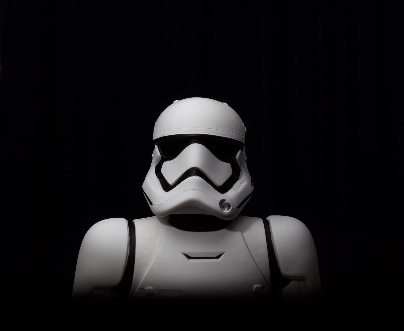 Canon EOS 600D (Rebel EOS T3i / EOS Kiss X5) + Canon EF 50mm F1.8 II sample photo. Star wars, science fiction photography