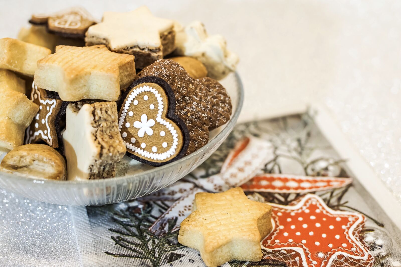 Sony ILCA-77M2 sample photo. Pastries, christmas cookies, cookies photography