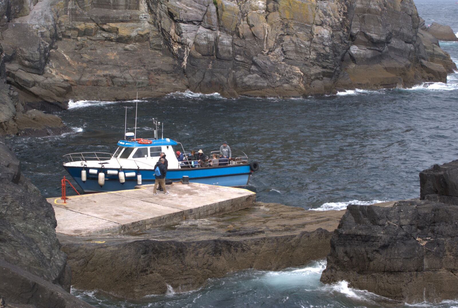 Sony Alpha DSLR-A200 sample photo. Harbour, dock, inlet photography