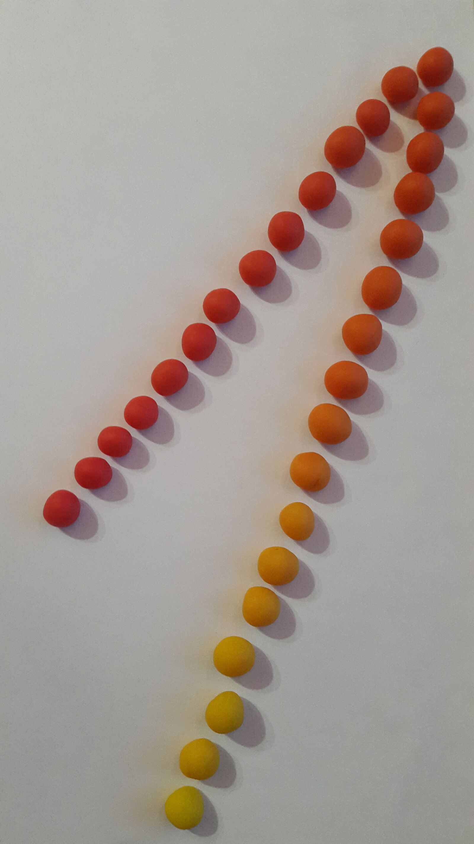 Samsung Galaxy S5 sample photo. Gradient, plasticine, red photography