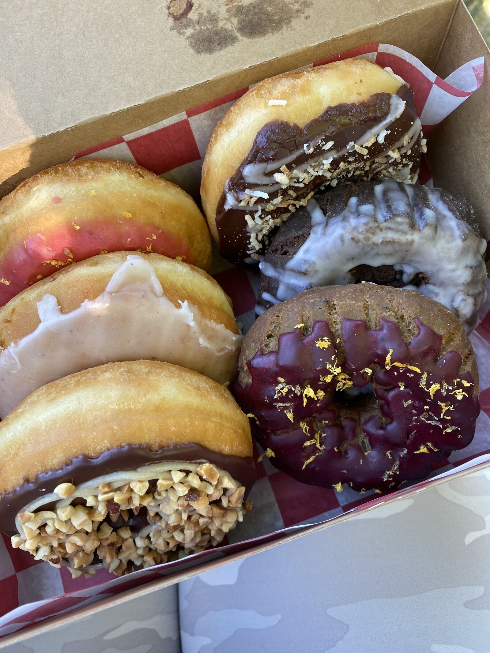 iPhone 11 back dual wide camera 4.25mm f/1.8 sample photo. Donuts, donut, food photography