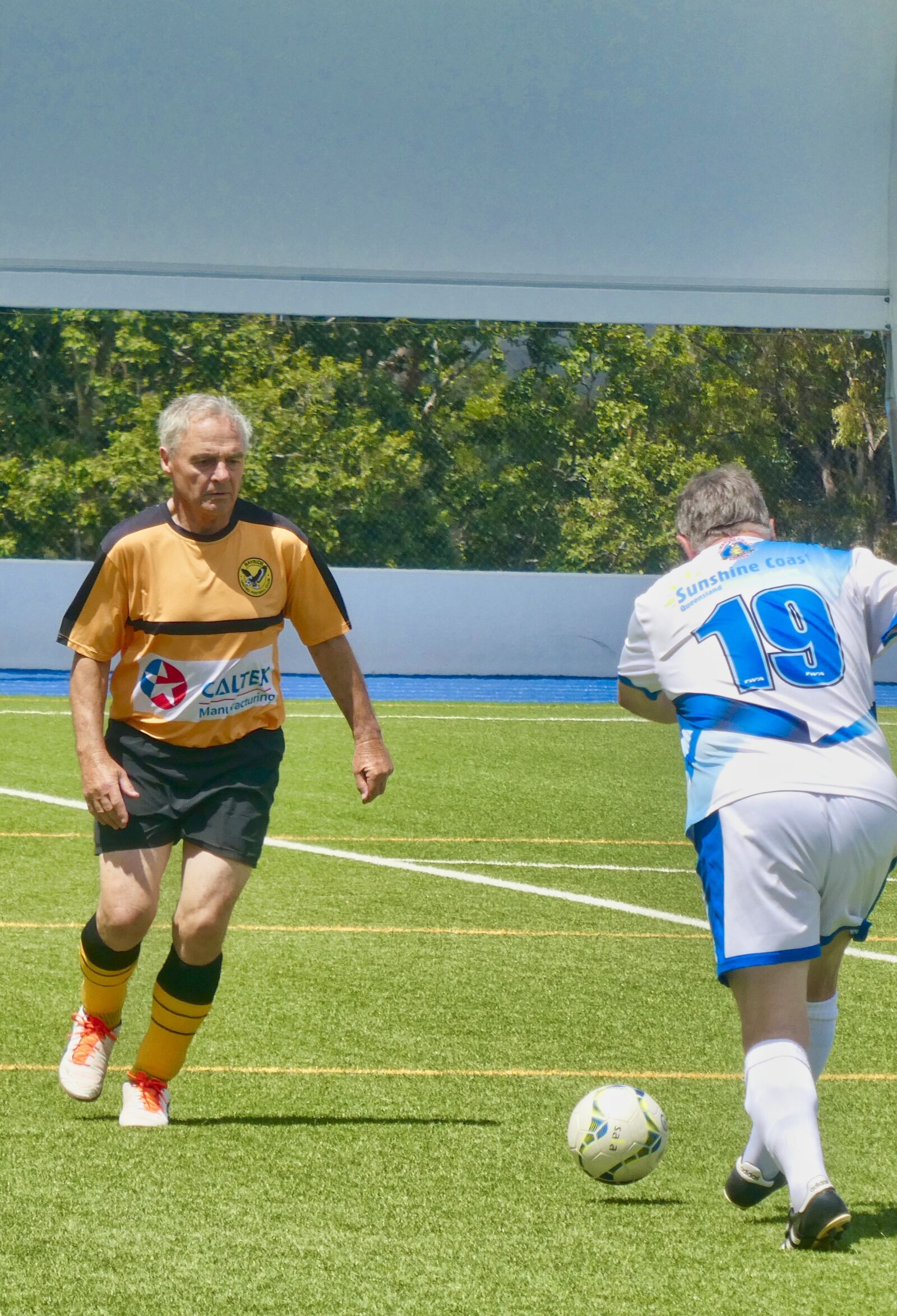 Panasonic Lumix DC-ZS70 (Lumix DC-TZ90) sample photo. Football, walking, sport photography