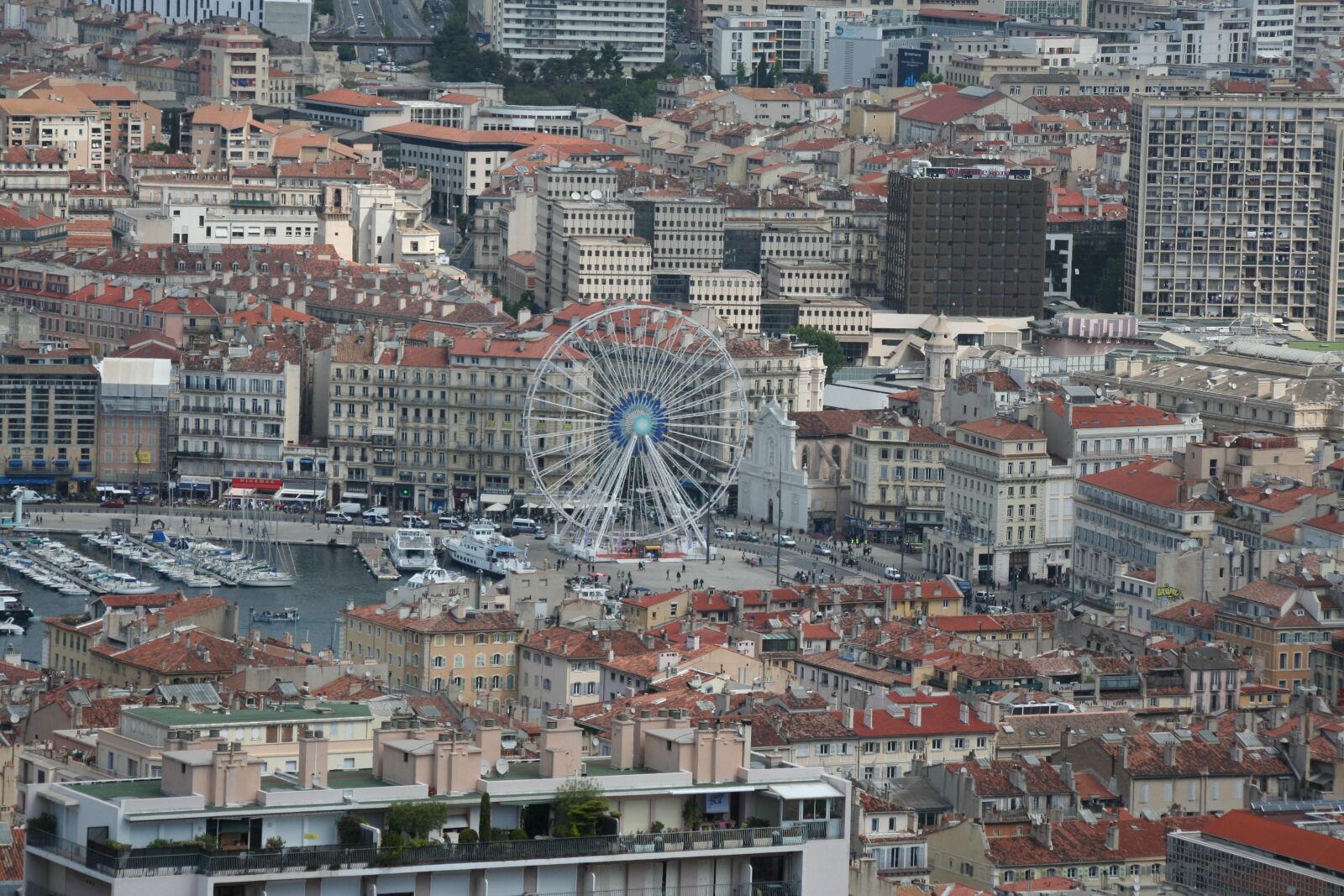 Canon EOS 350D (EOS Digital Rebel XT / EOS Kiss Digital N) sample photo. Marseille, landscape, ferris wheel photography