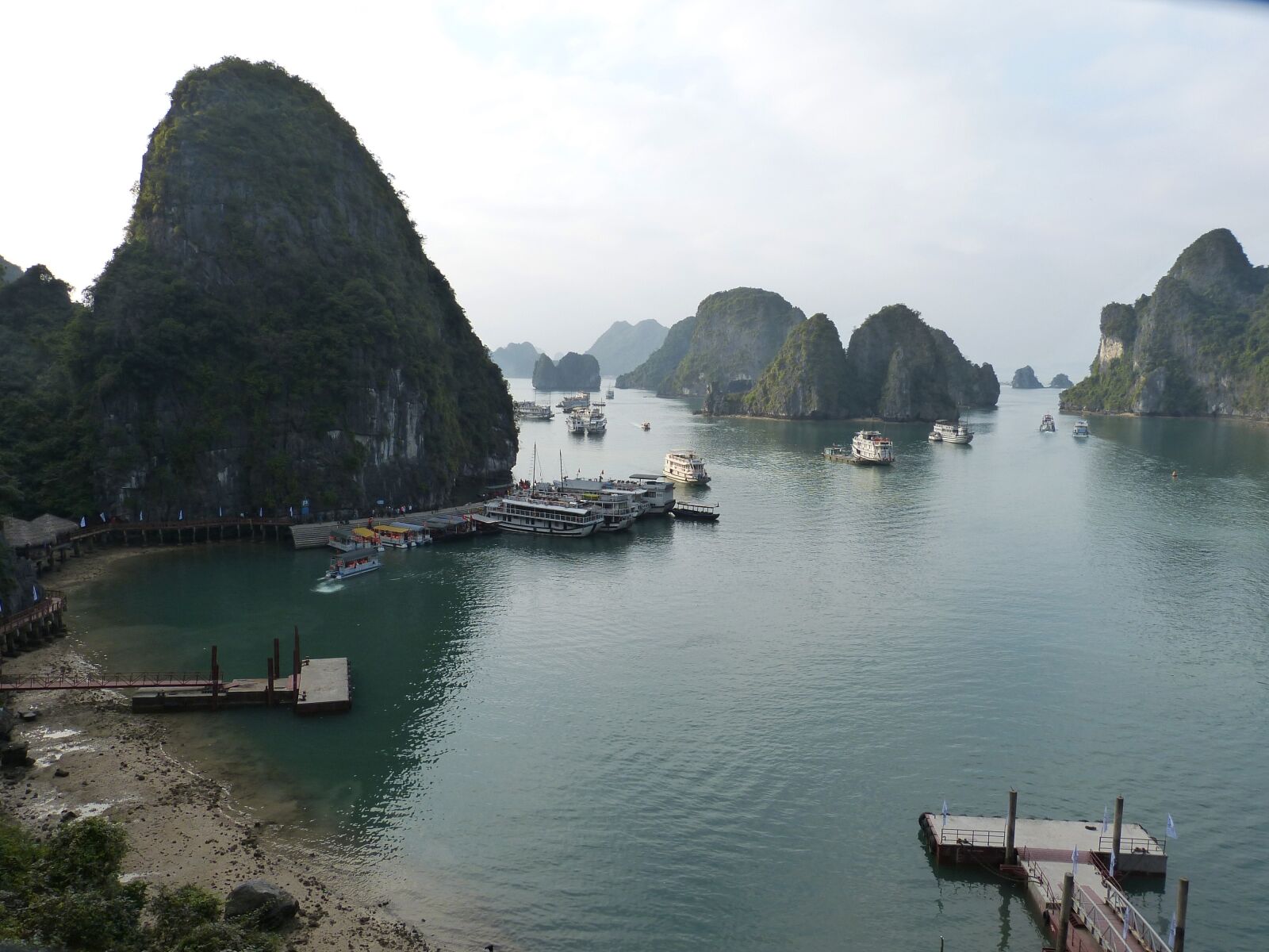 Panasonic Lumix DMC-FZ150 sample photo. Vietnam, halong, halong bay photography