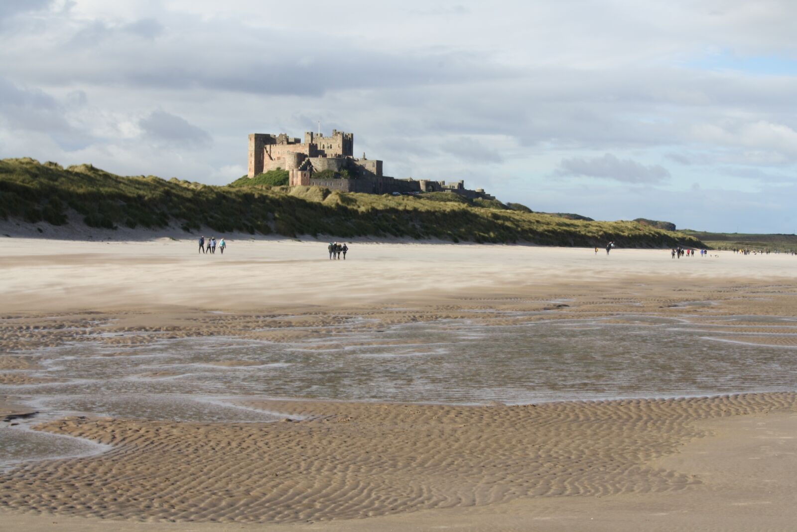 Canon EOS 1000D (EOS Digital Rebel XS / EOS Kiss F) sample photo. Bamburgh castle, coast, beach photography